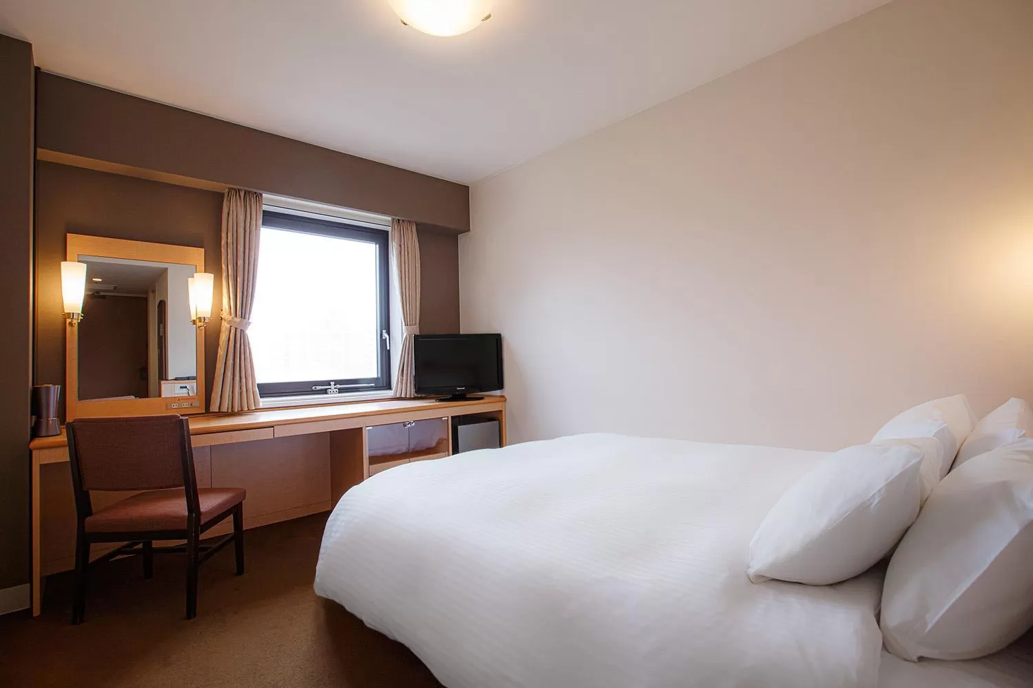 Photo of the whole room in THE STEEL HOUSE