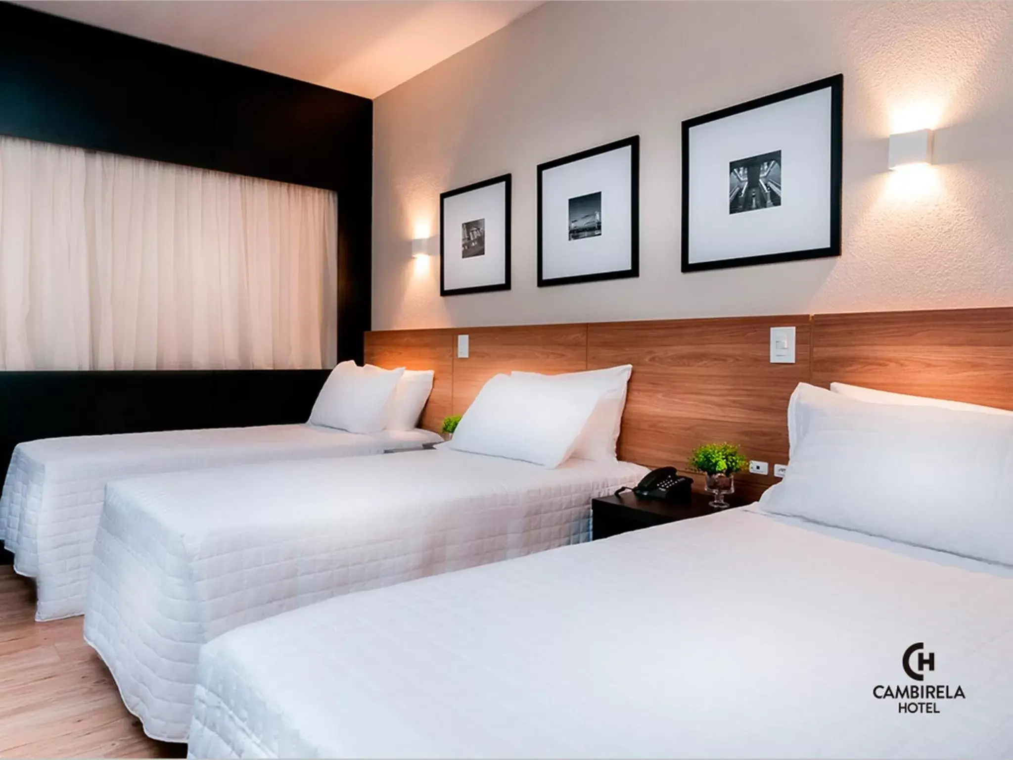 Superior Triple Room in Cambirela Hotel Superior Triple Room in Cambirela Hotel