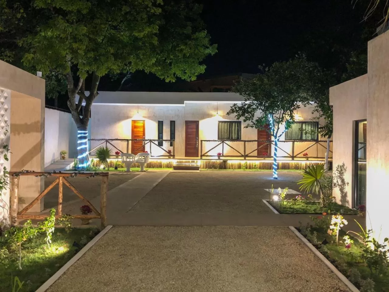 Property Building in Hotel Boutique Bugambilias