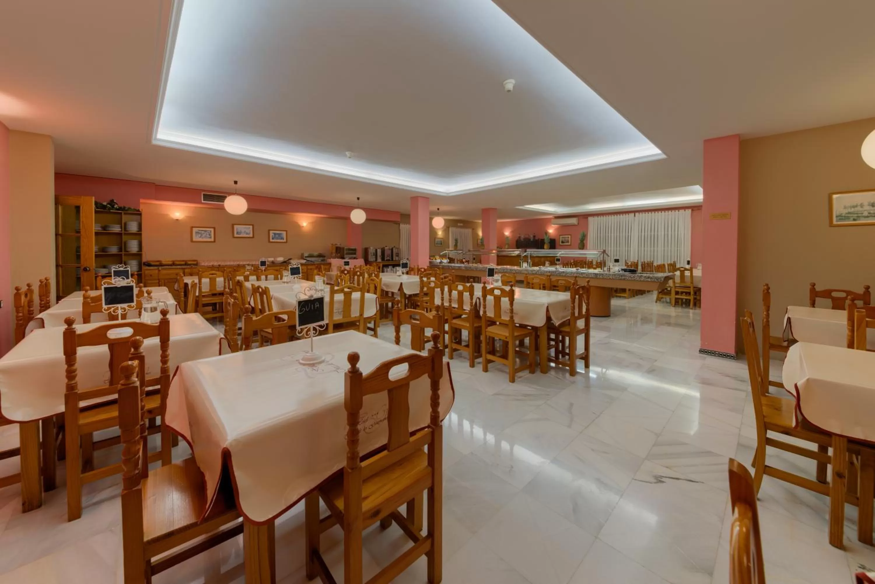 Restaurant/places to eat in Hotel Torre De Los Guzmanes