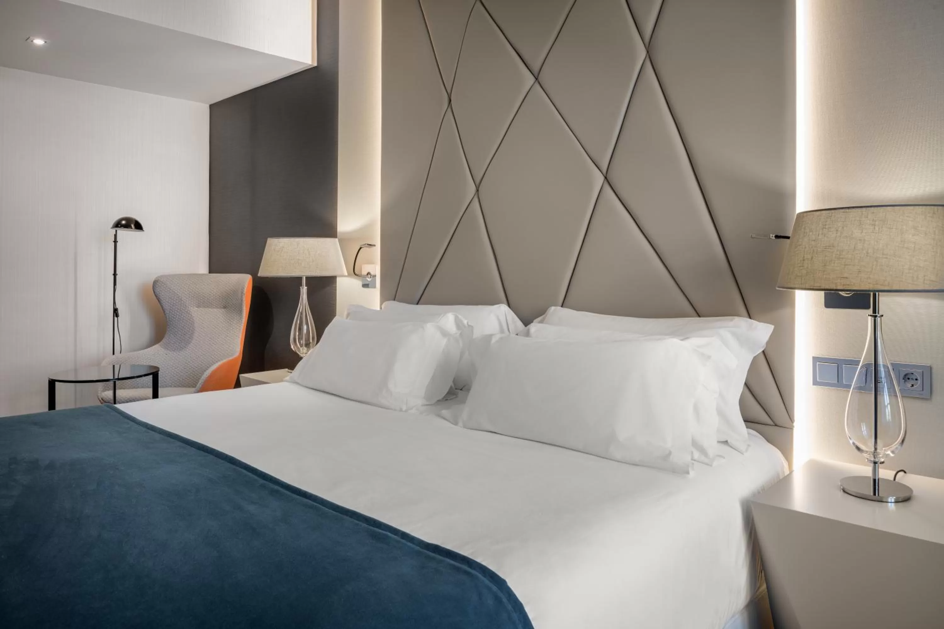 Bedroom, Bed in NH Collection Salamanca Palacio de Castellanos