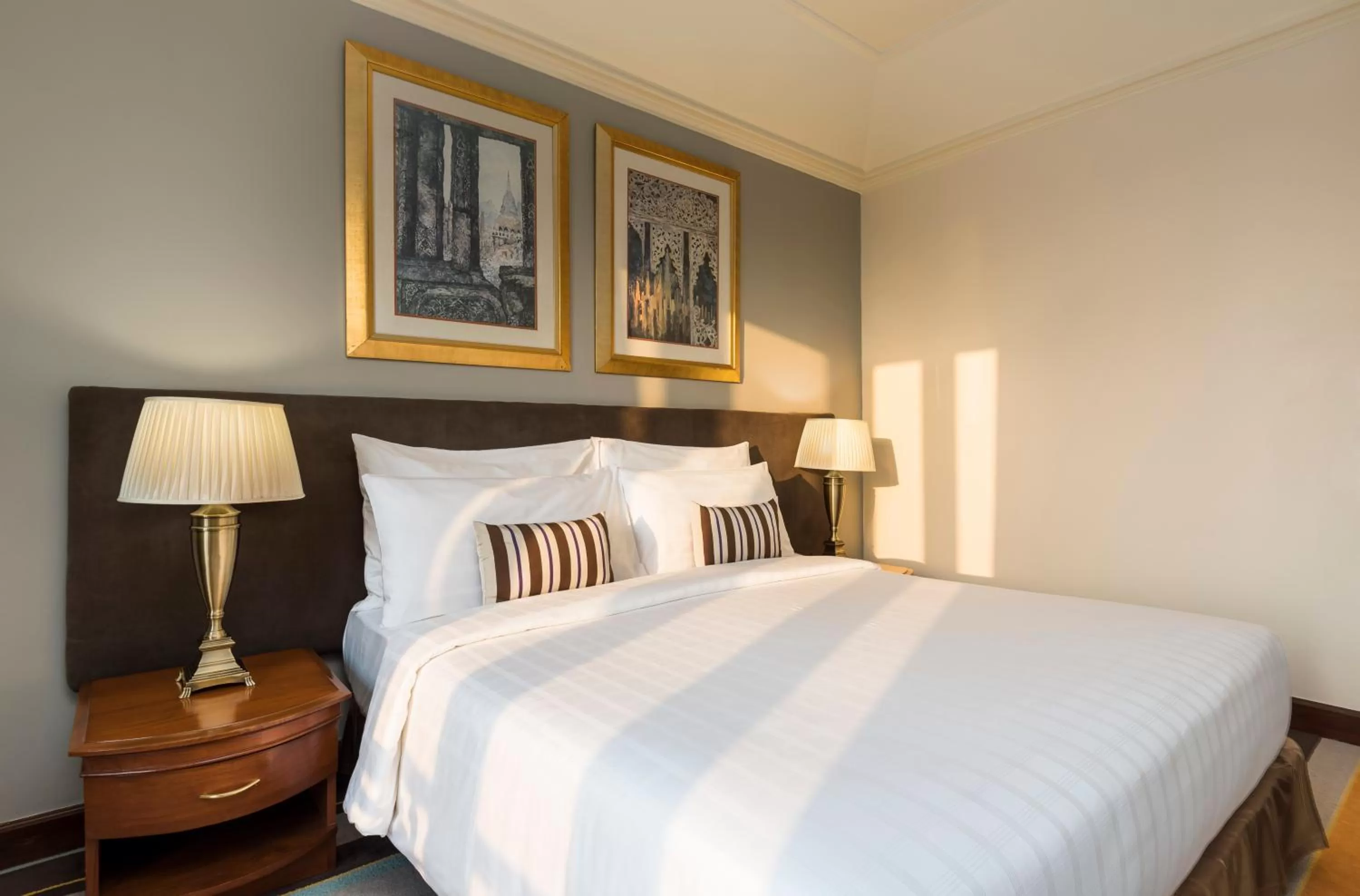 Bed in Chatrium Hotel Royal Lake Yangon