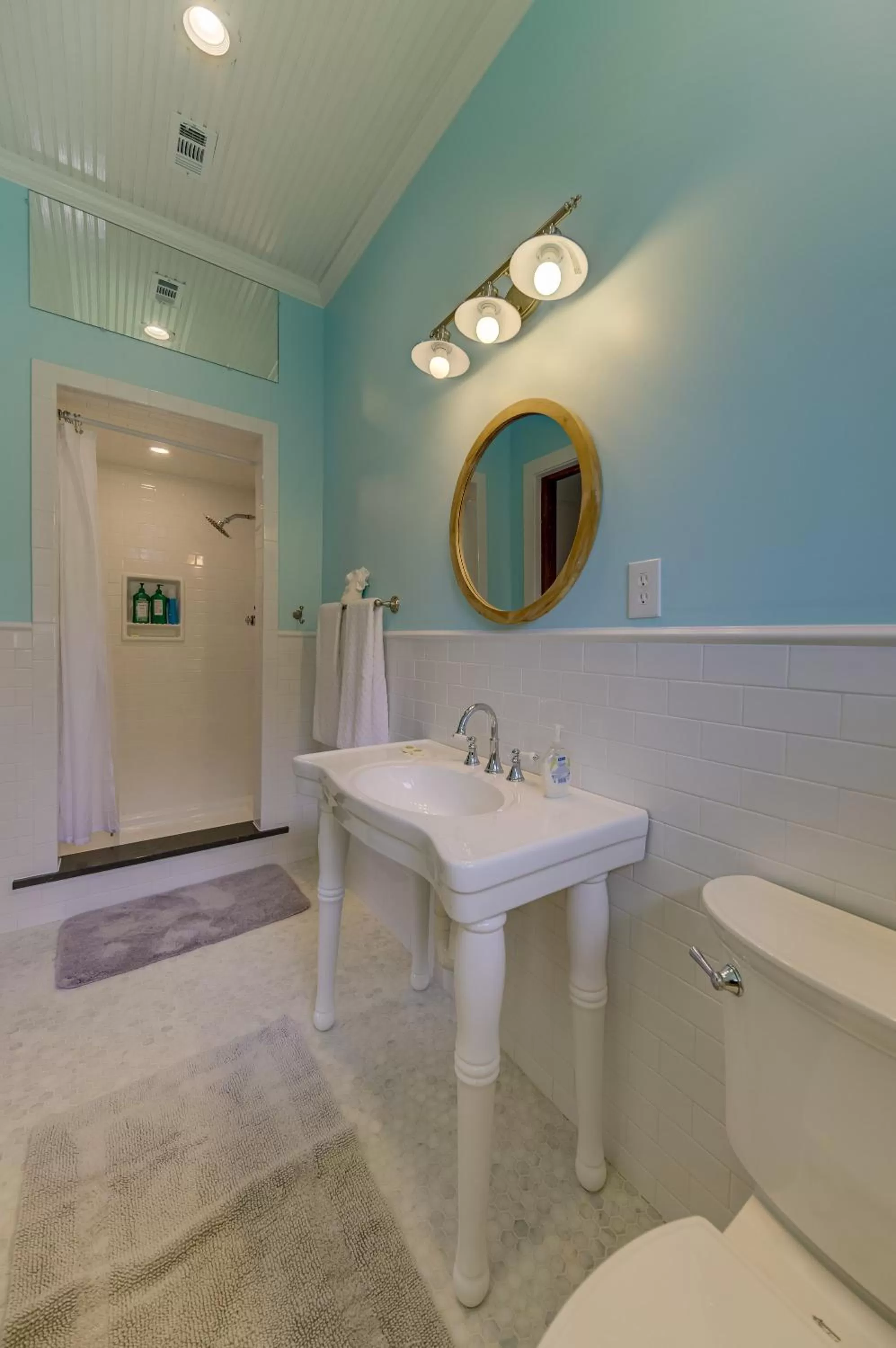 Shower in Oak Hall Bed and Breakfast