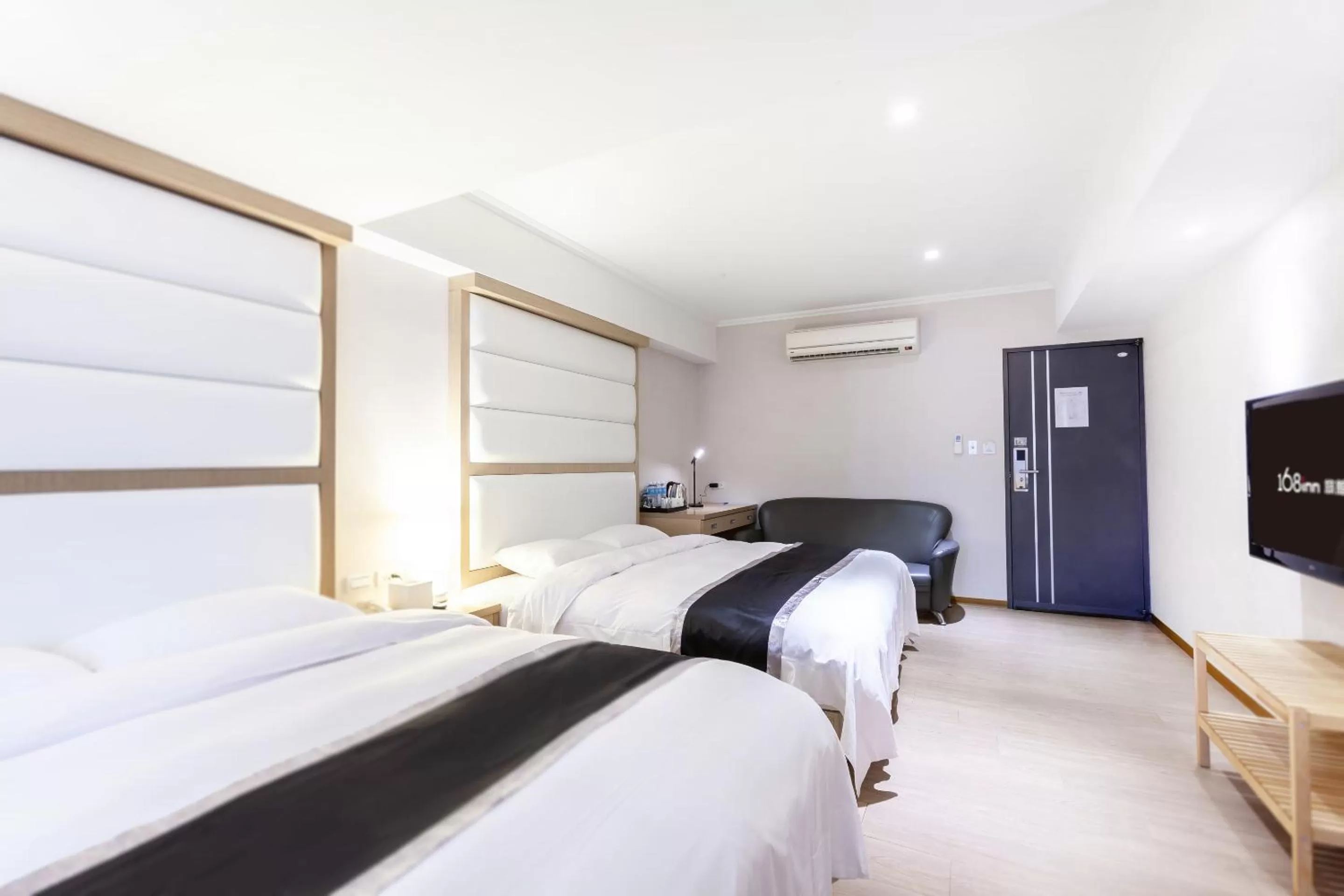 Photo of the whole room, Bed in Stay Inn 2