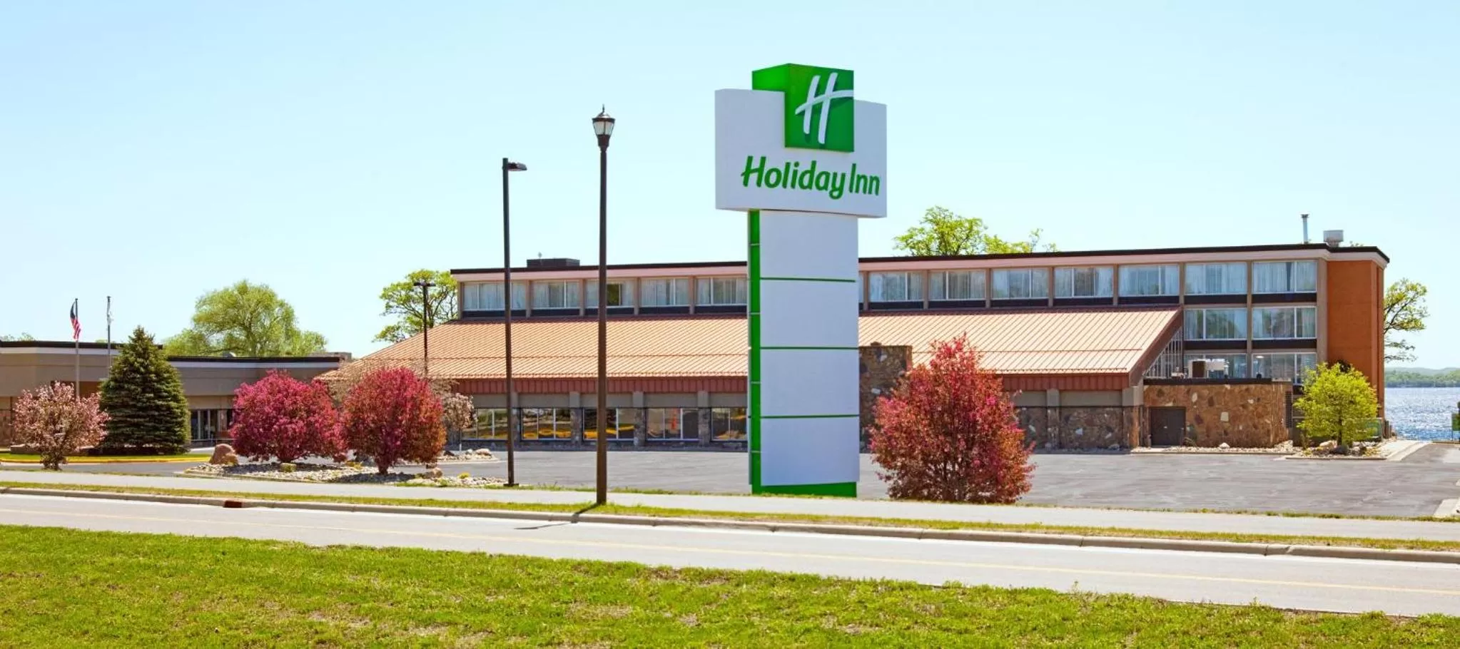 Property building in Holiday Inn Detroit Lakes by IHG