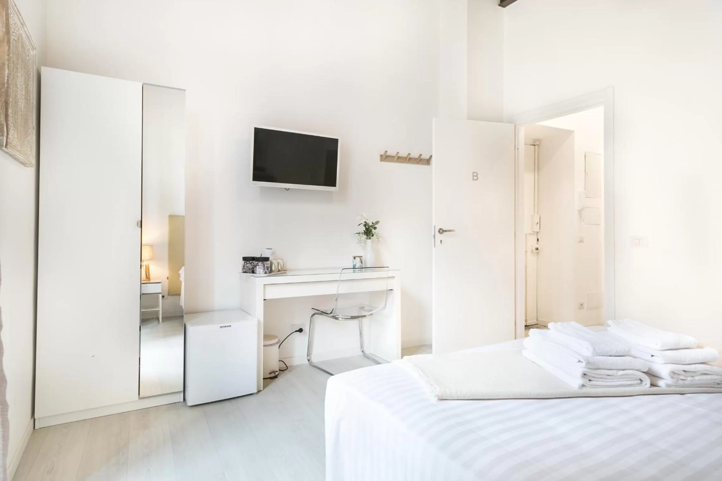 Bed in White Ostilia B&B