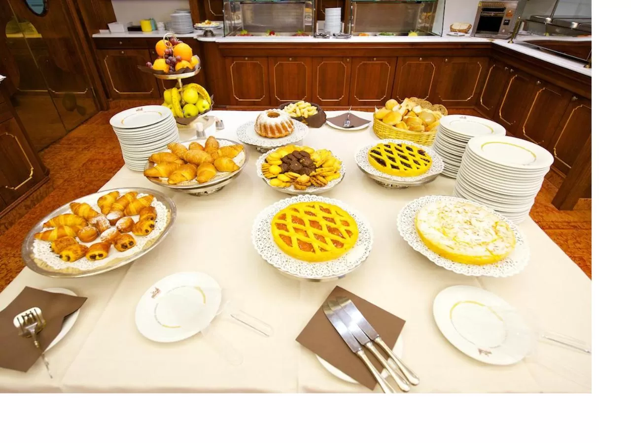 Buffet breakfast in Hotel Stendhal