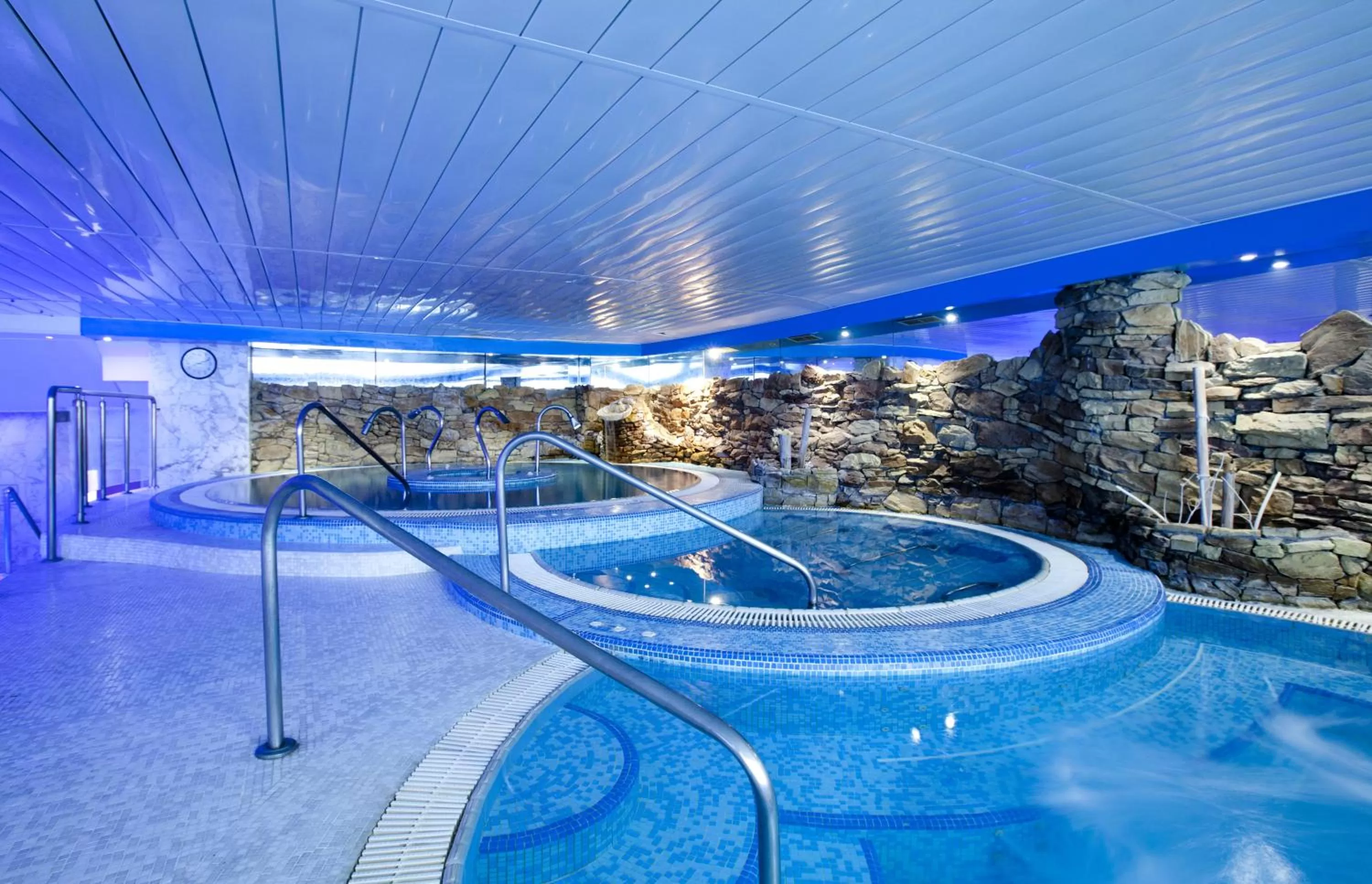 Hot Spring Bath in Hotel Olympia Valencia