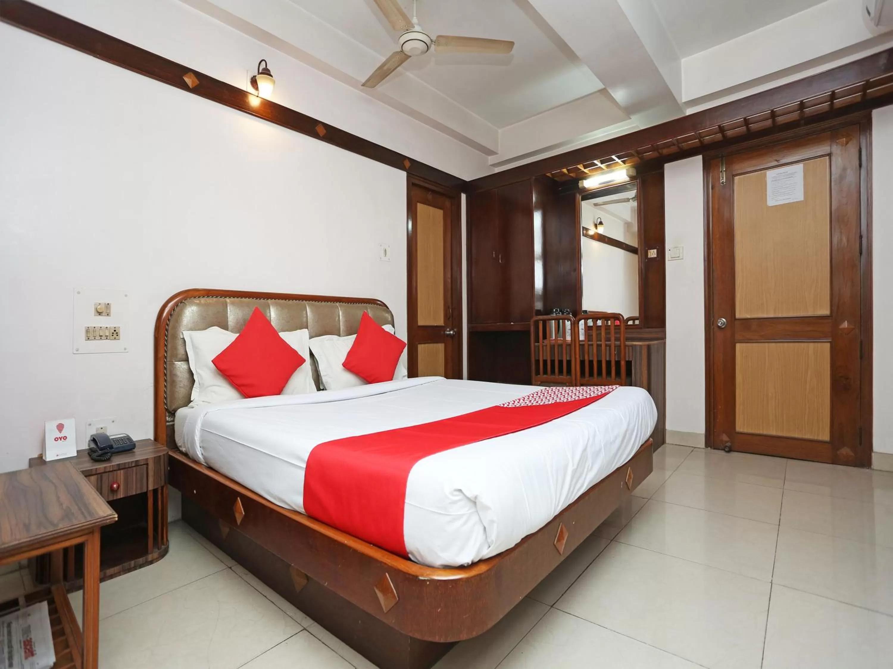 Bedroom, Bed in Hotel Amrit Regency