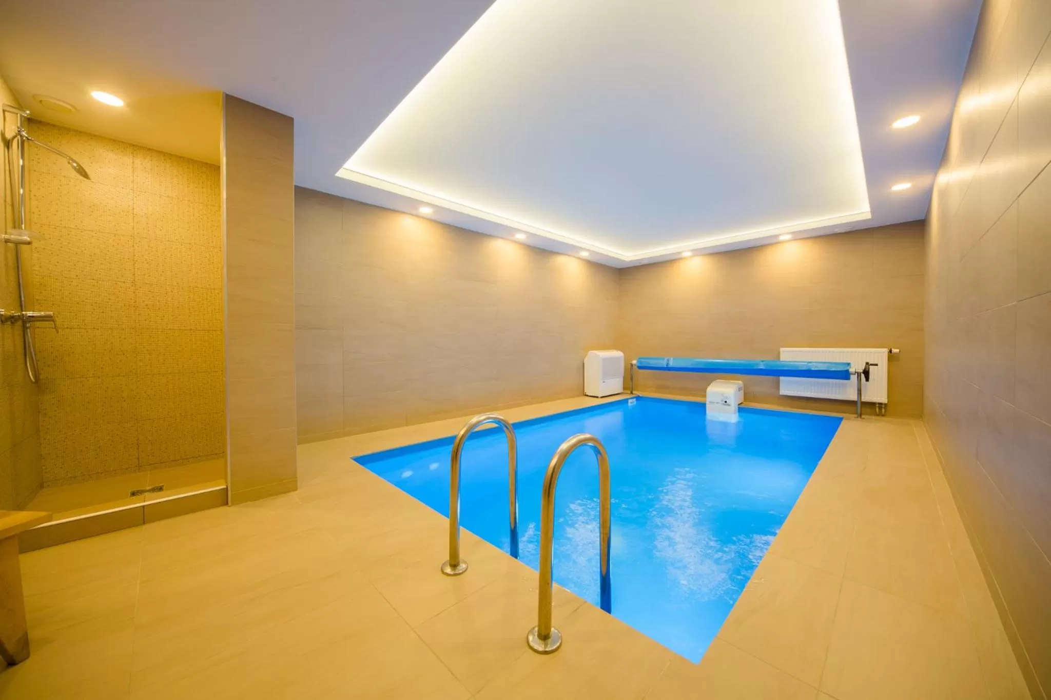 Sauna, Swimming Pool in Hotel - Bar Grafaite