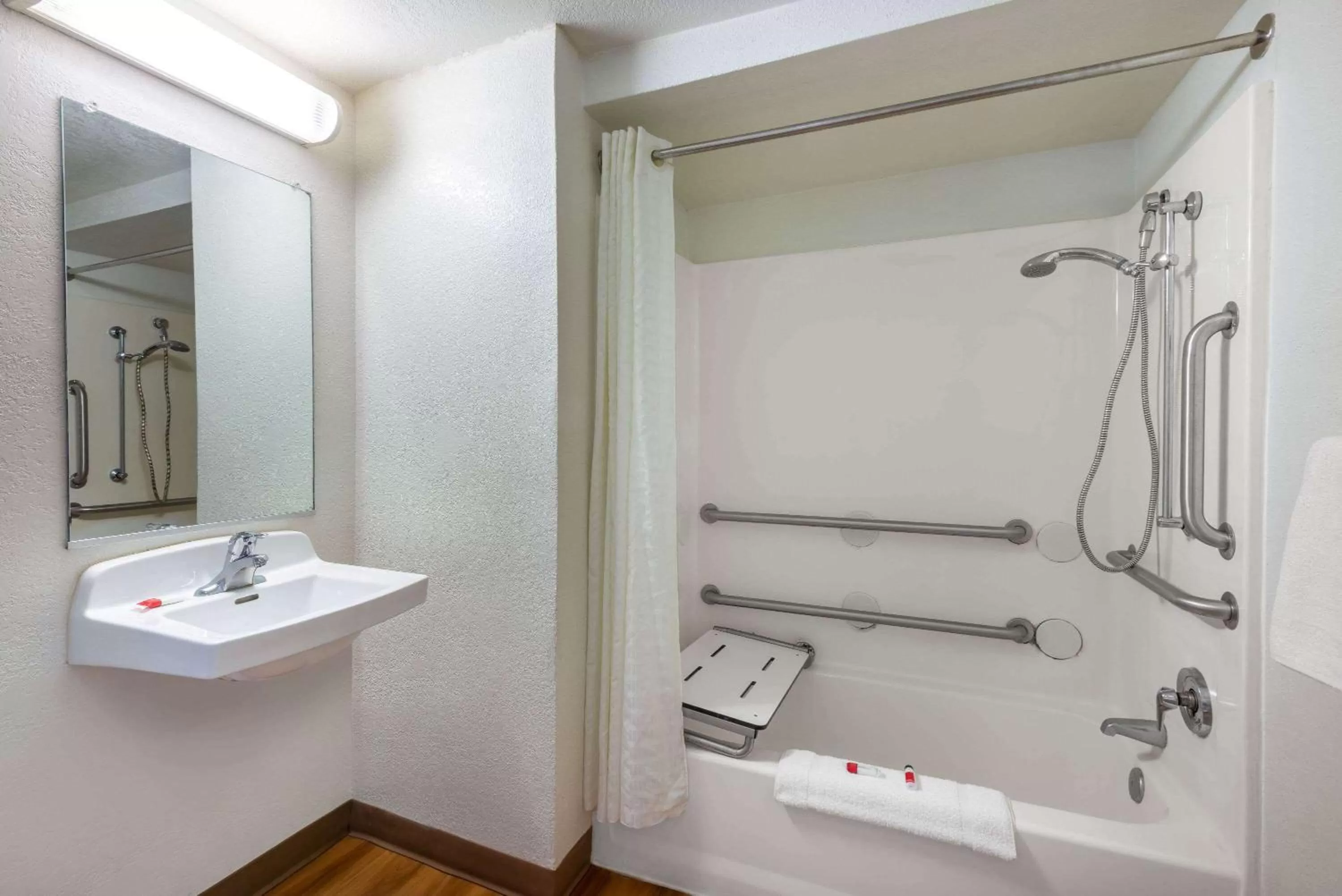 Bathroom in Travelodge by Wyndham Essington / Philadelphia Airport