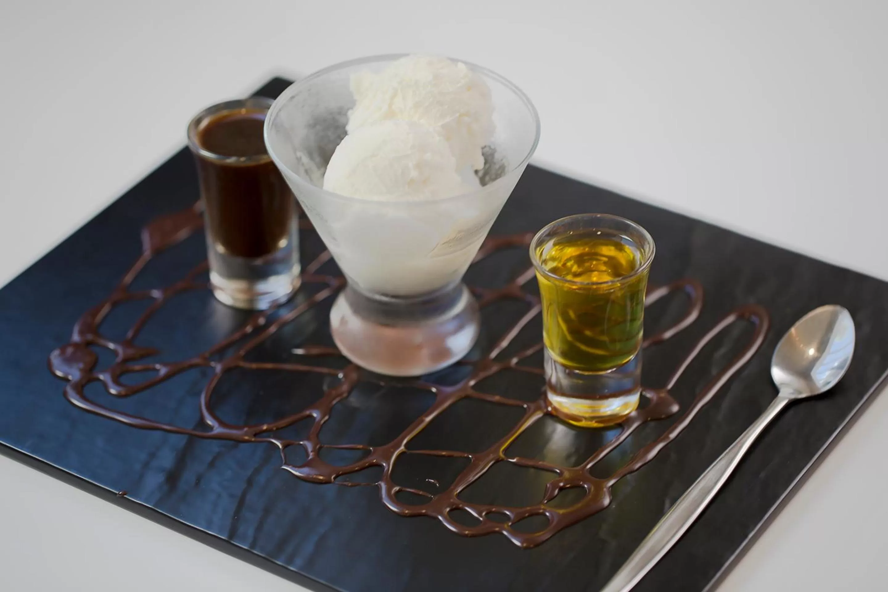 Restaurant/places to eat in Pavilions Hotel