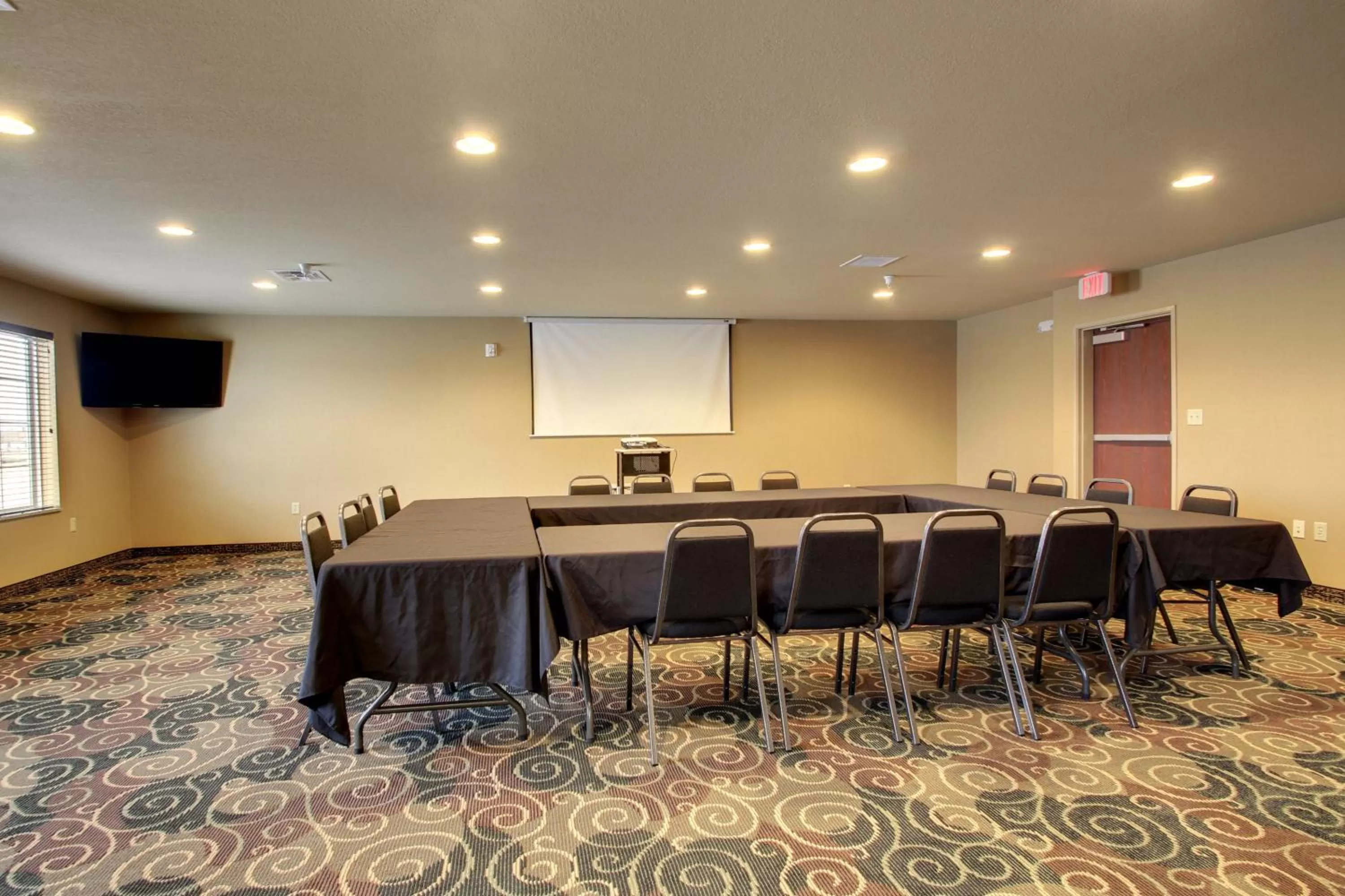 Business facilities in Cobblestone Hotel & Suites - Waynesboro
