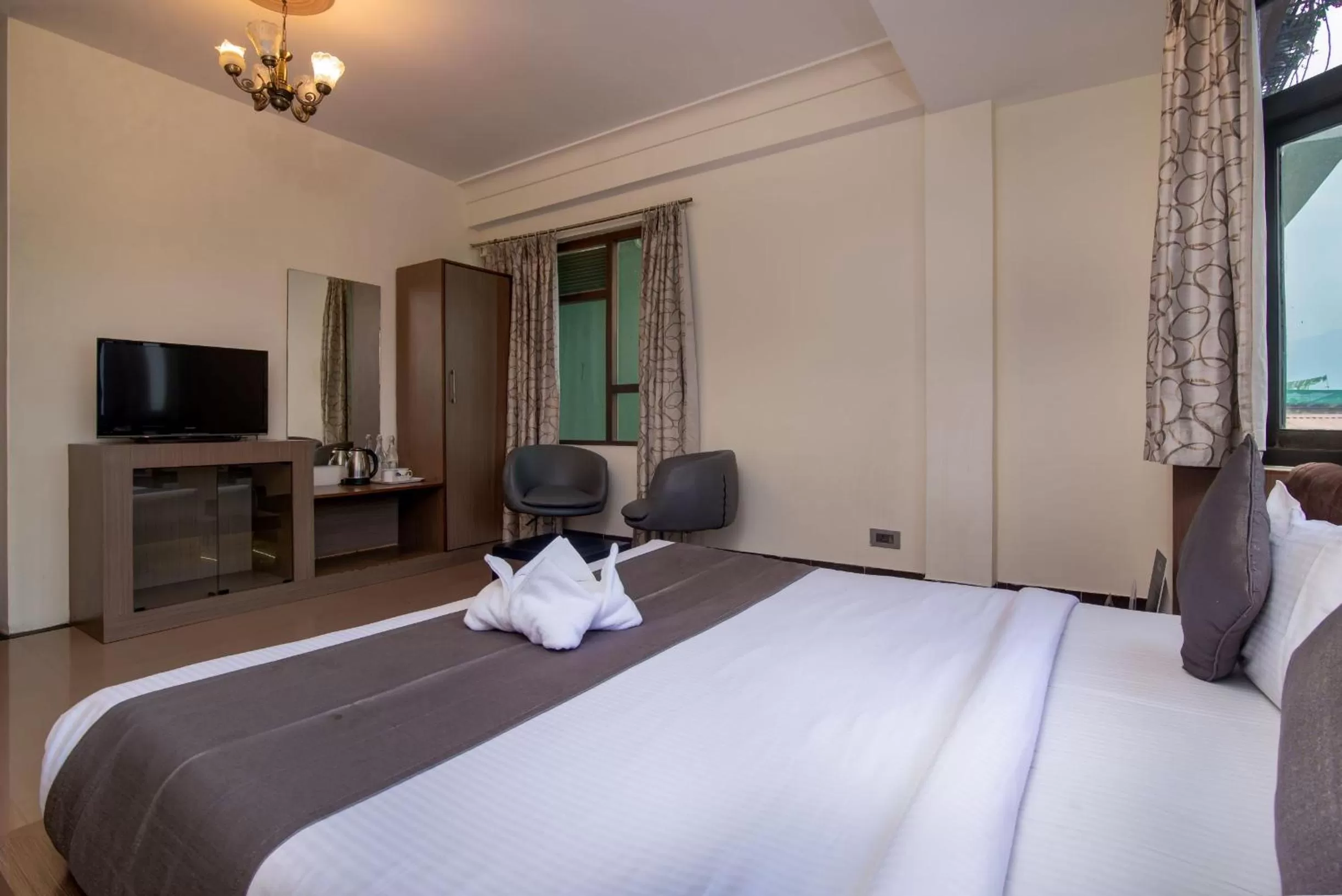 Bed in Muscatel Yavachi - 400 Mts from MG Marg