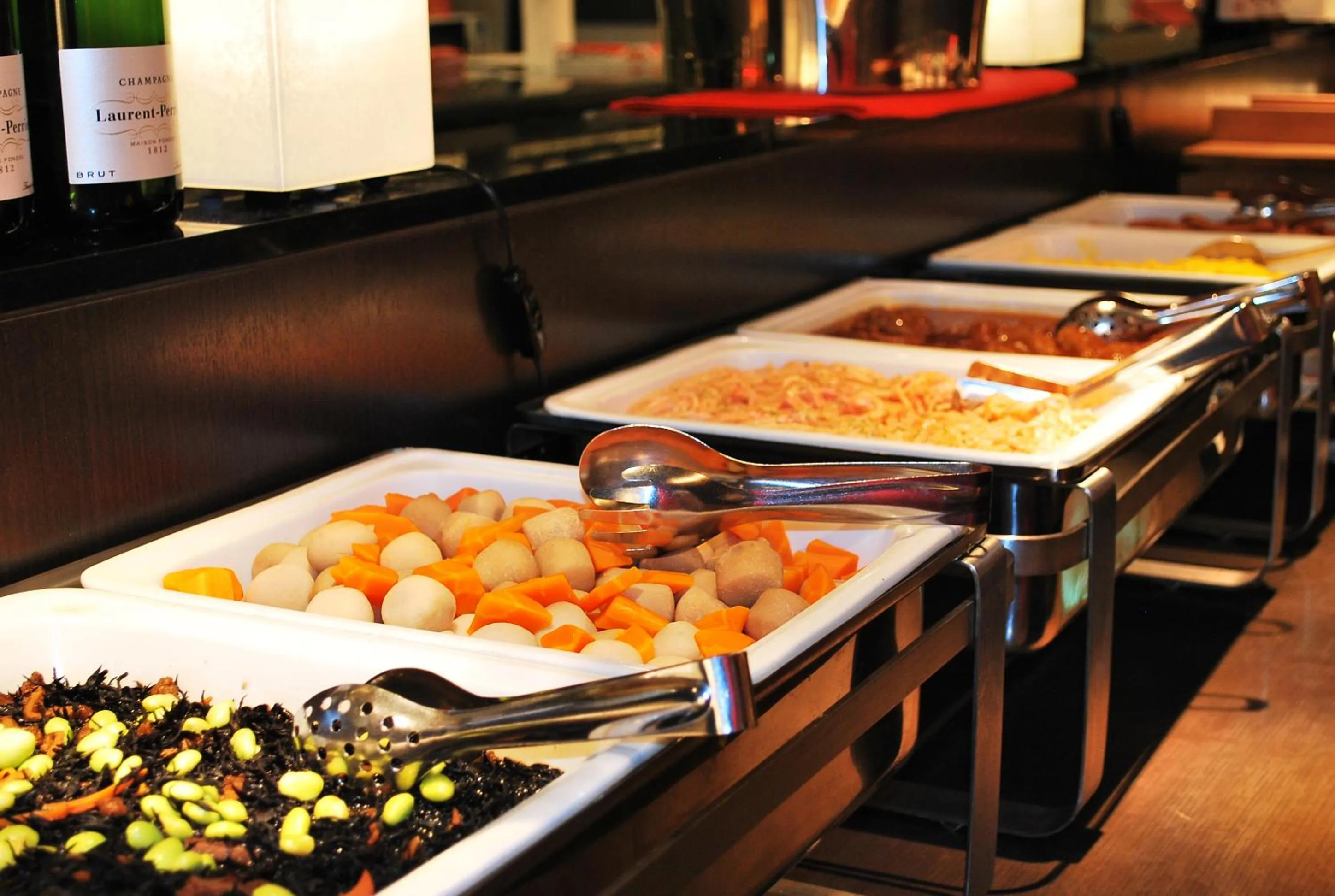 Restaurant/places to eat in Ginza Grand Hotel