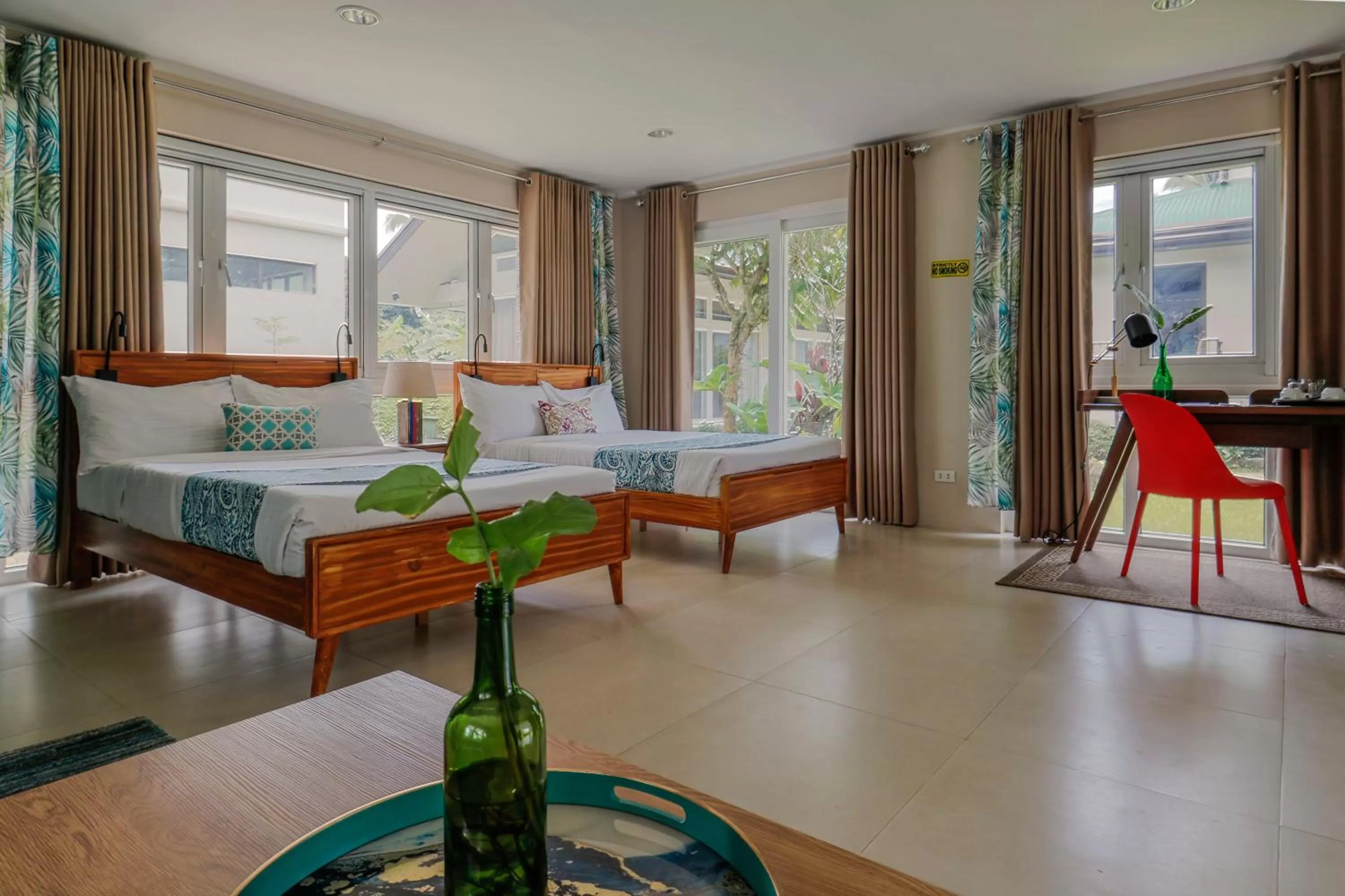 Photo of the whole room, Bed in Hotel Kimberly Tagaytay