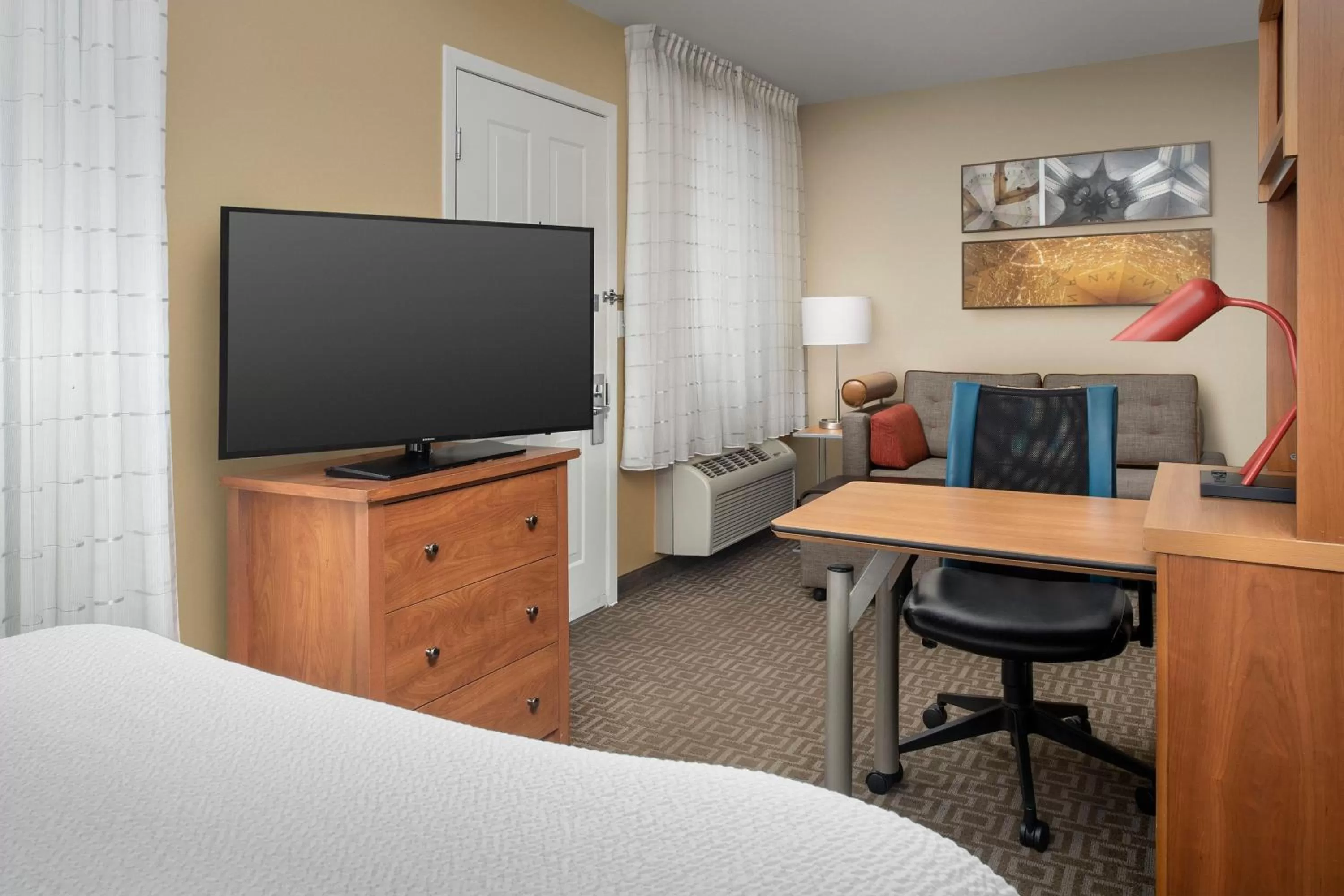 Bedroom, Bed in TownePlace Suites by Marriott Portland Hillsboro