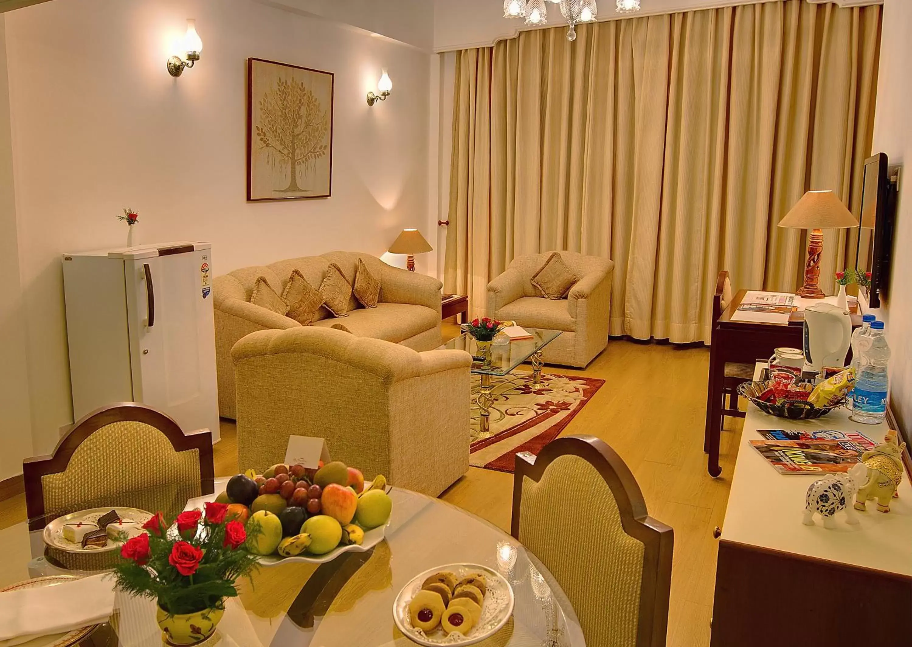 Suite with 20% discount on food in Hotel Clarks Shiraz Suite with 20% discount on food in Hotel Clarks Shiraz