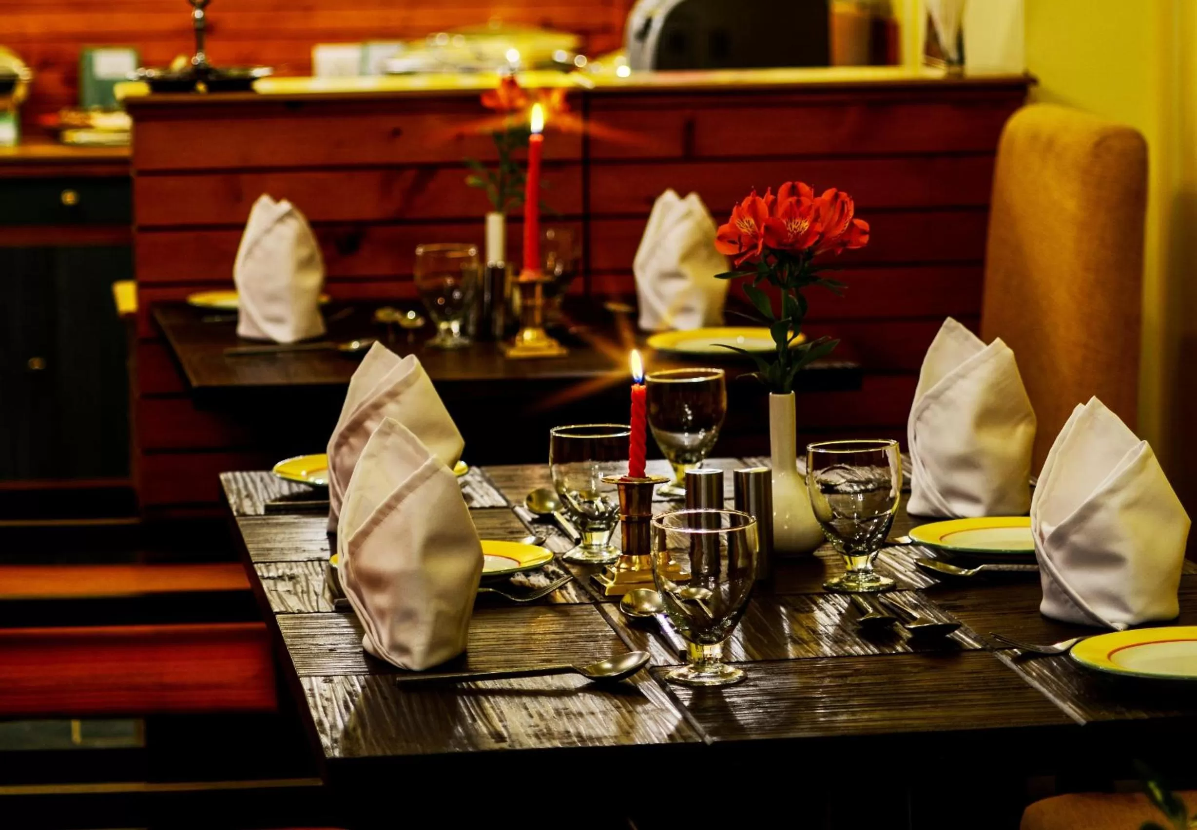 Restaurant/places to eat in Honeymoon Inn Shimla
