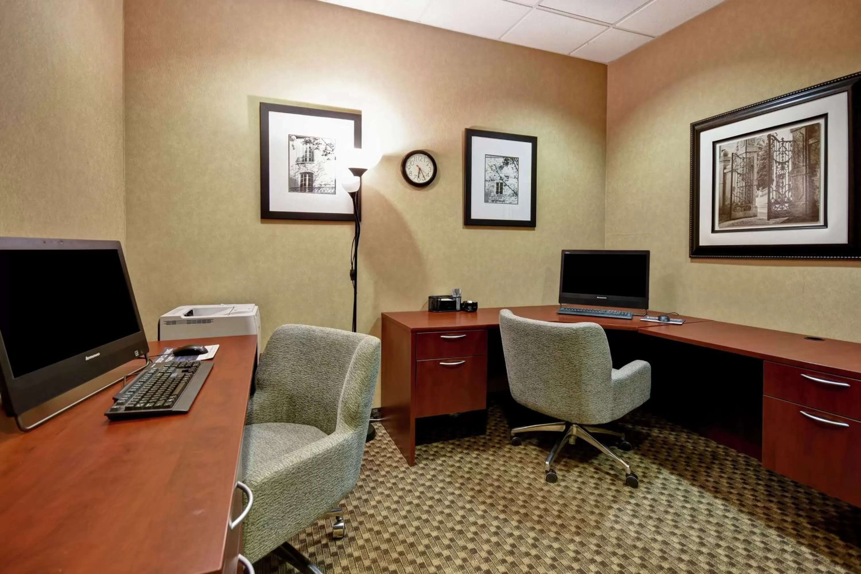 Business facilities in Hampton Inn & Suites Detroit-Canton