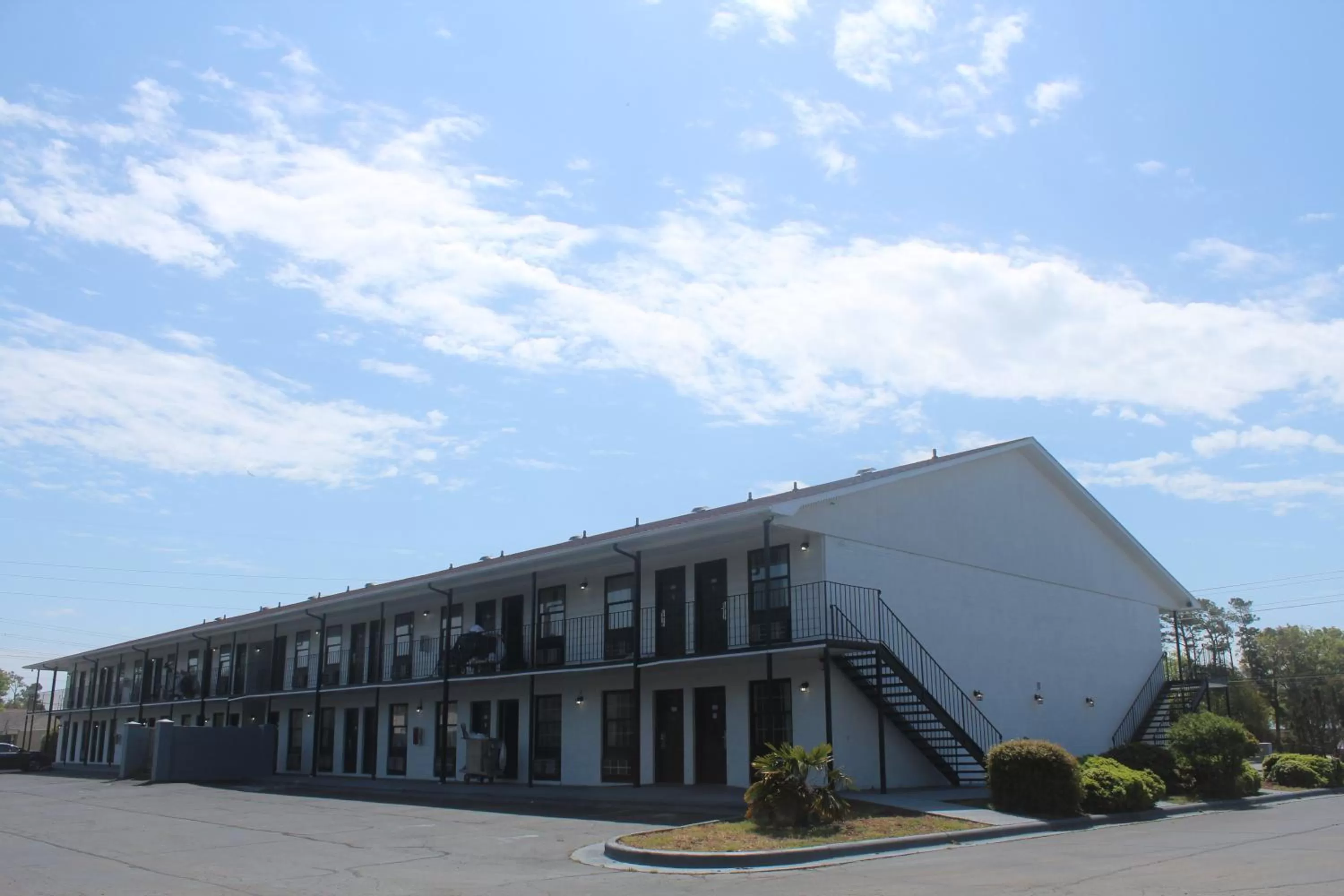 Property building in Econo Lodge Crystal Coast