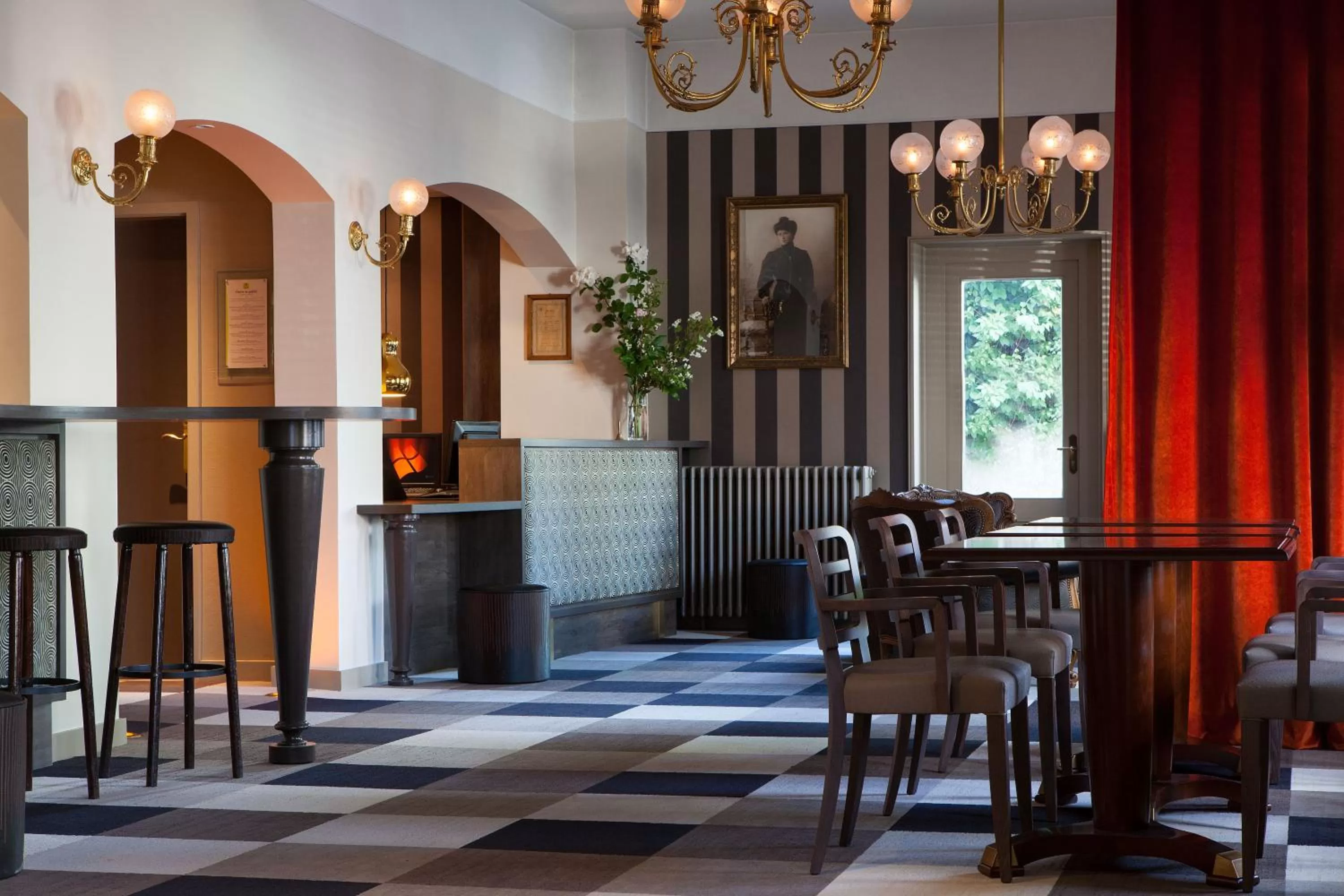 Lobby or reception in Logis Hôtel Beauséjour Colmar