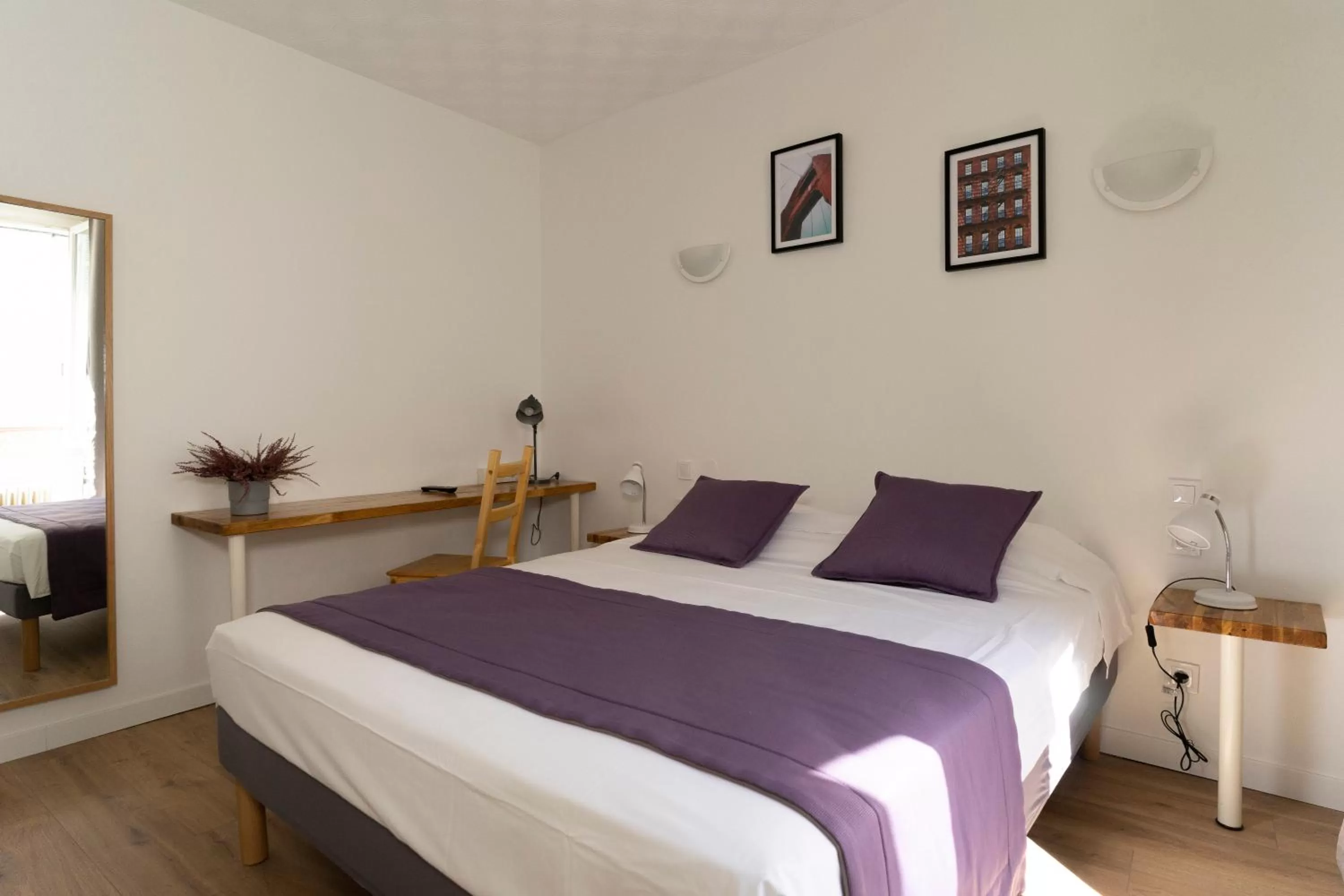 Bed in Hôtel du Midi