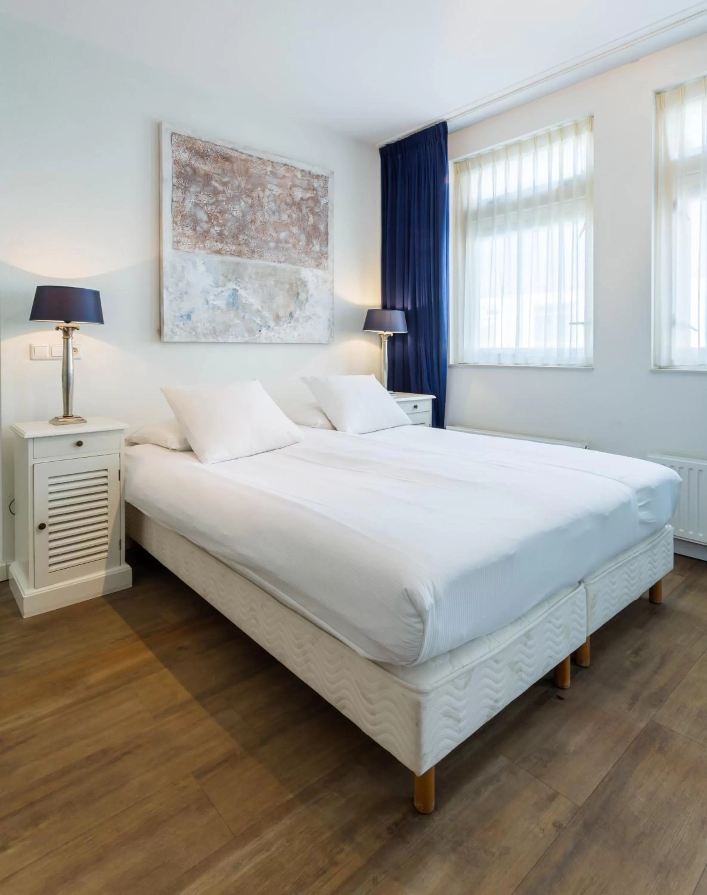 Bedroom, Bed in Strandhotel Domburg