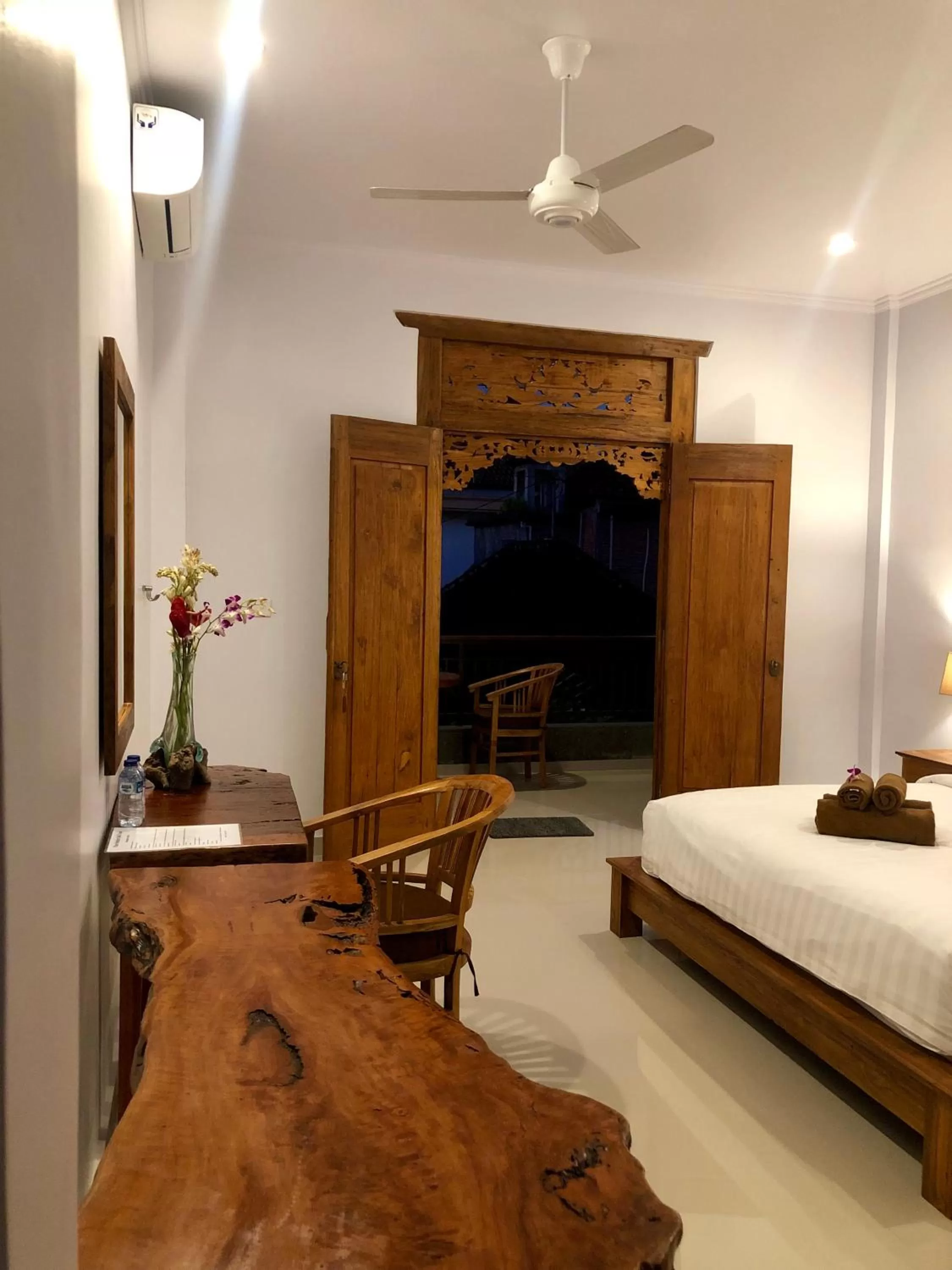 Bed in The Hidden Bali Inn