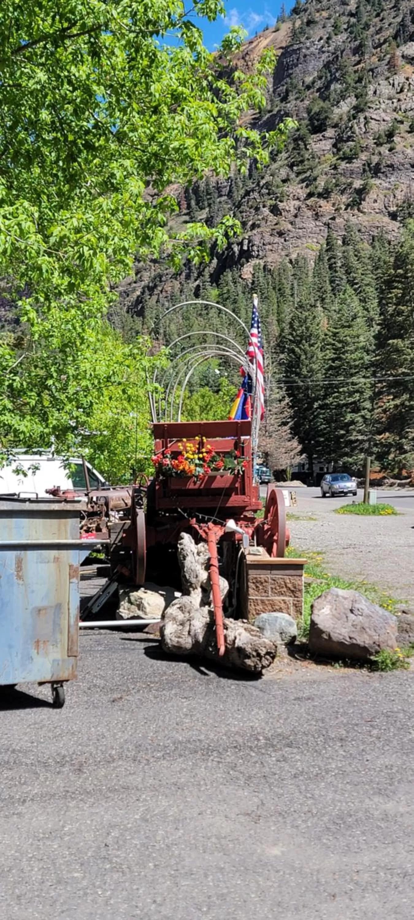 Property building in Hot Springs Inn