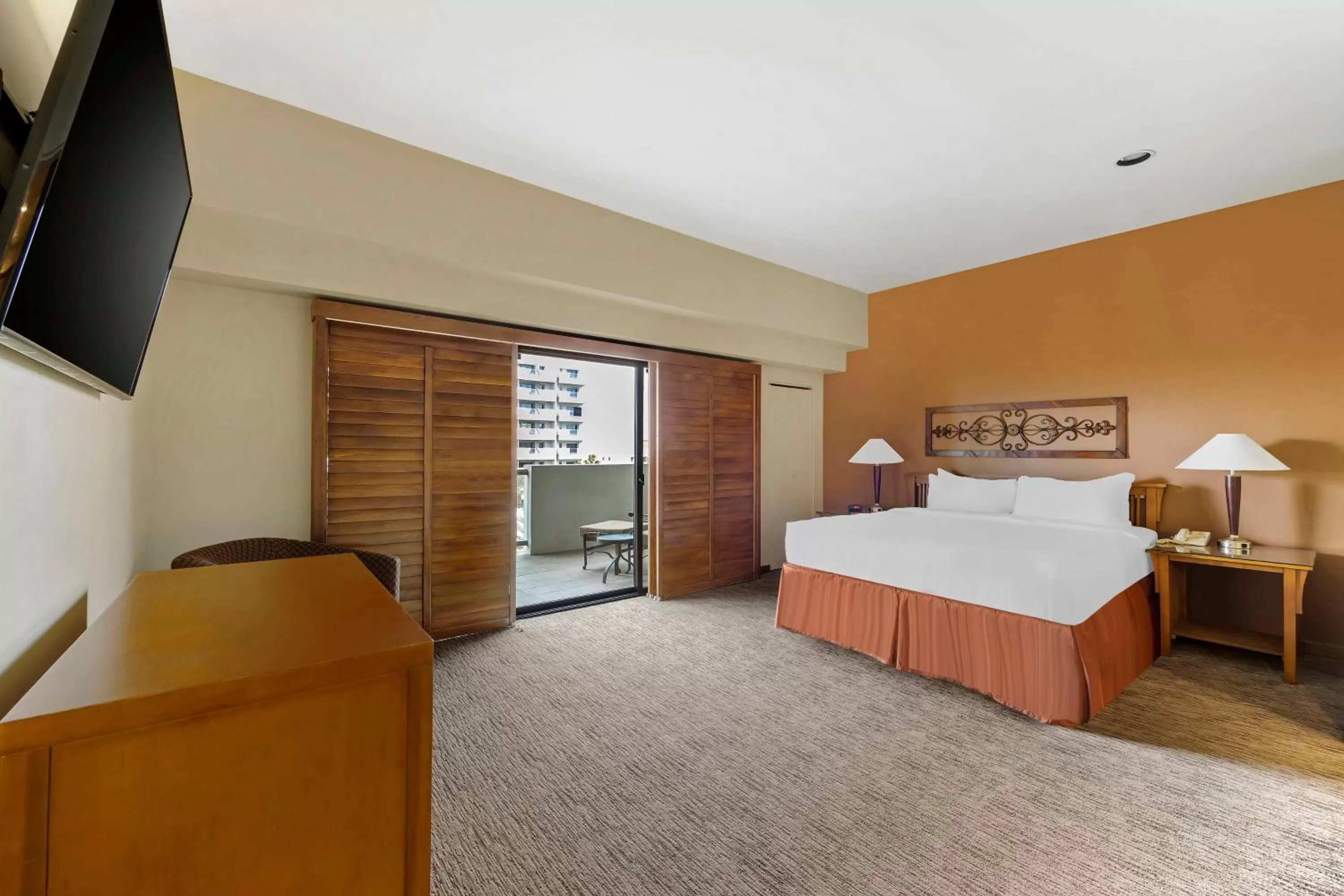 2 BEDROOM 2 KINGS POOL VIEW DELUXE SUITE in Hilton Vacation Club Cancun Resort Las Vegas