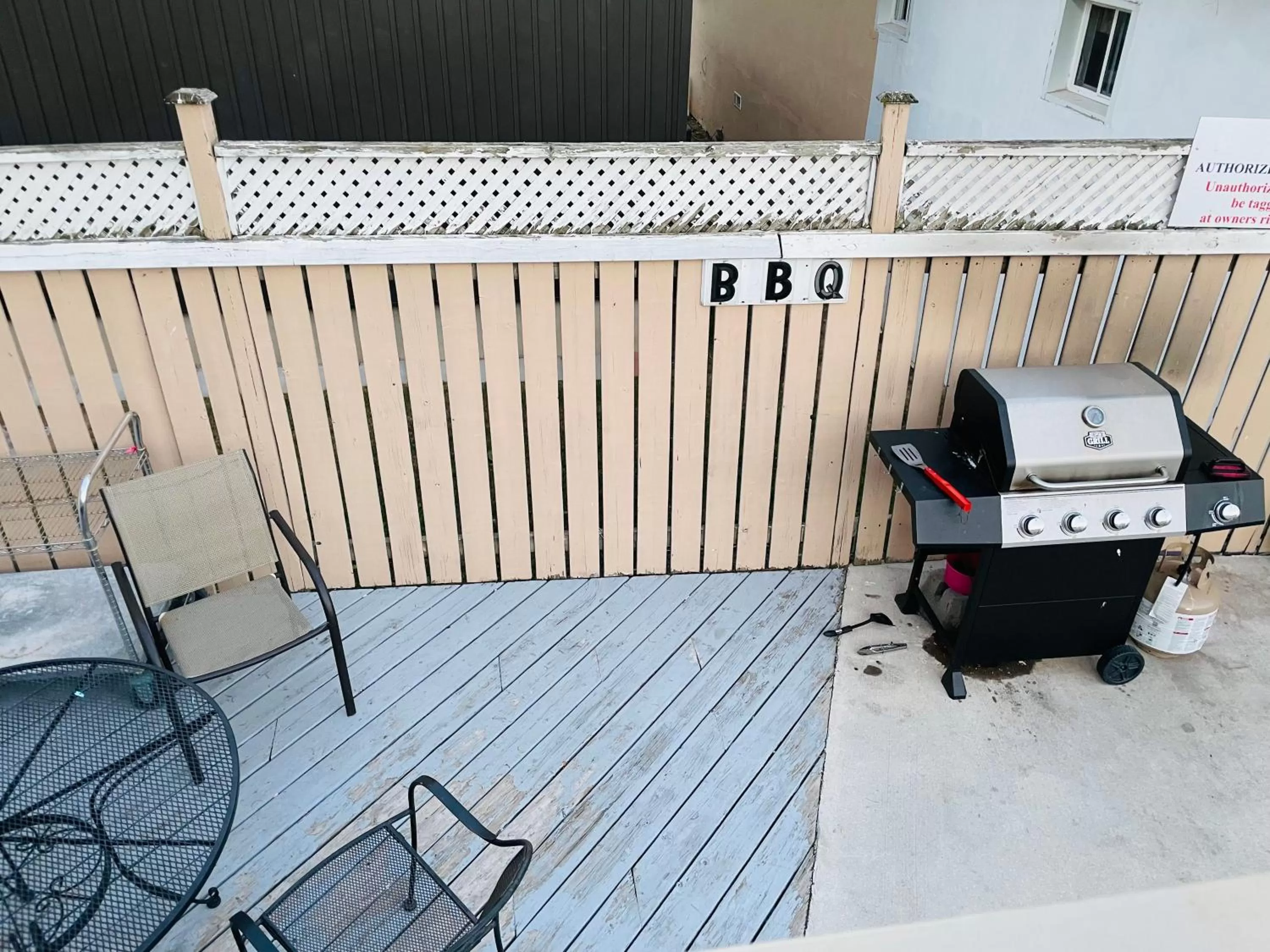 BBQ facilities in Falls Lodge by the Falls (Formerly Knights Inn)