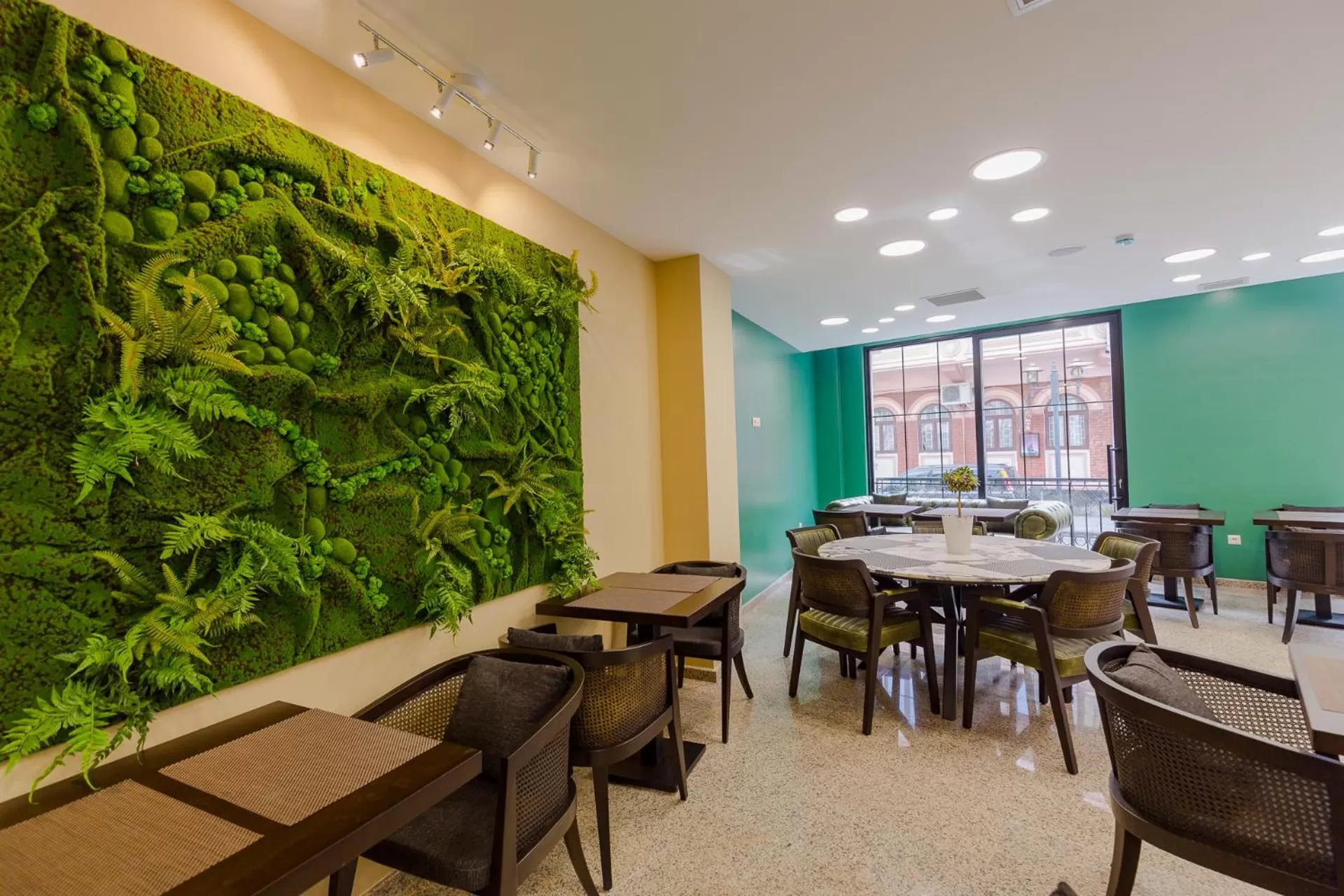 Communal lounge/ TV room, Restaurant/Places to Eat in HOTEL BLOOM