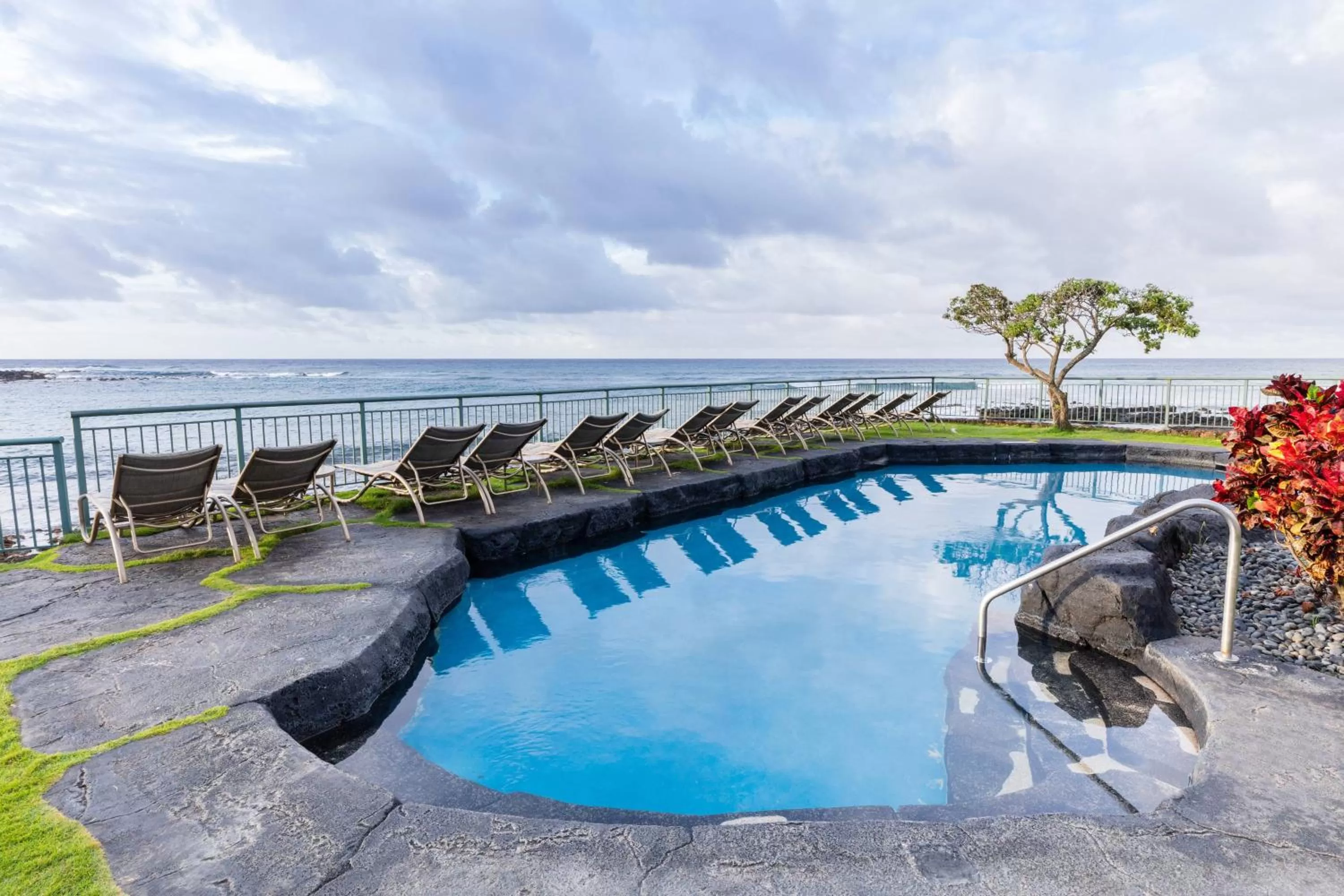 Swimming pool in Marriott's Waiohai Beach Club