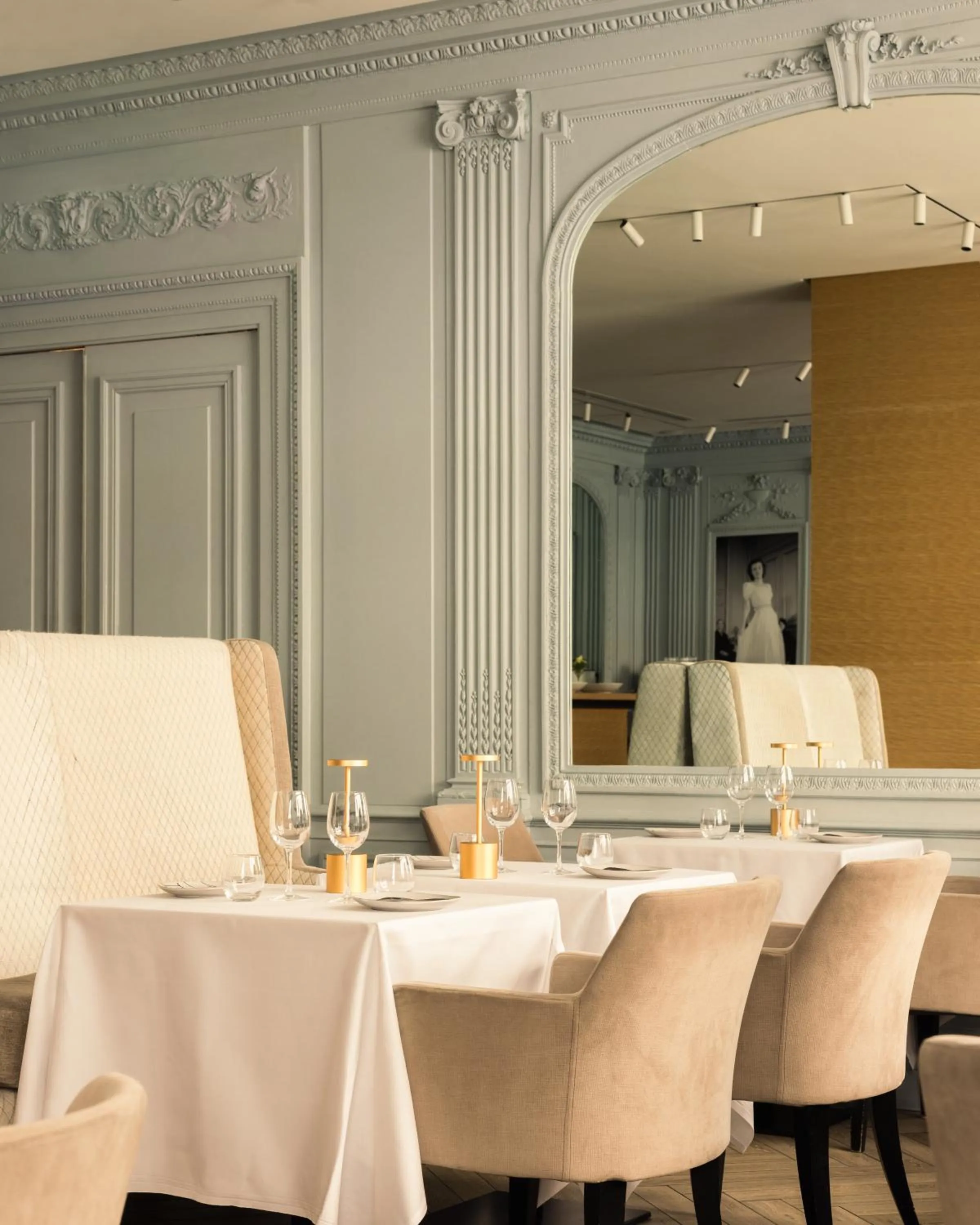 Restaurant/places to eat in Hotel Royal Saint Honore Paris Louvre