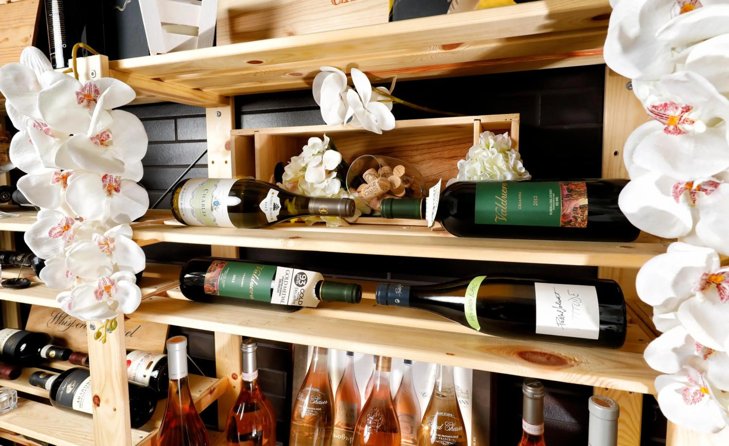 Alcoholic drinks in All Seasons Residence Design Hotel - Free parking