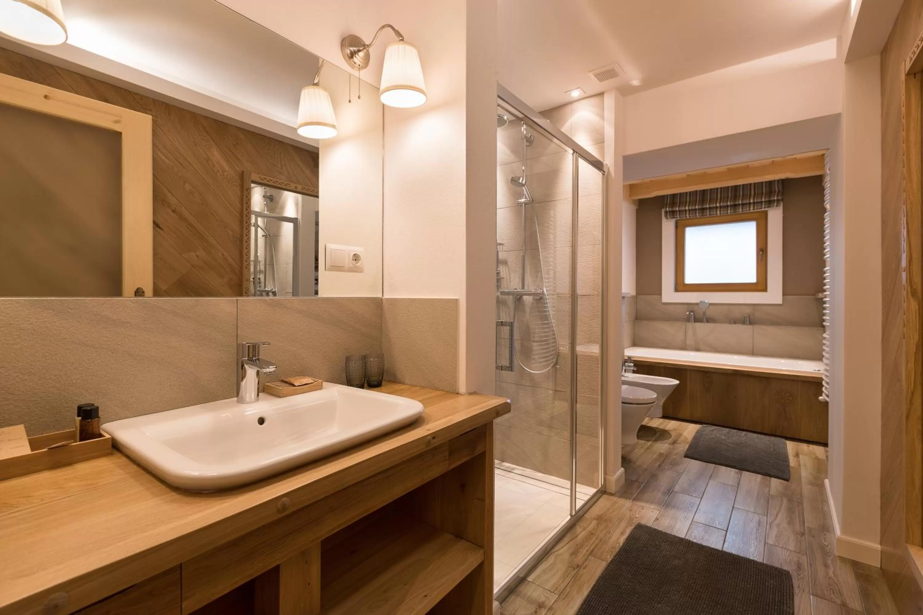 Shower, Bathroom in Aparthotel Bambi