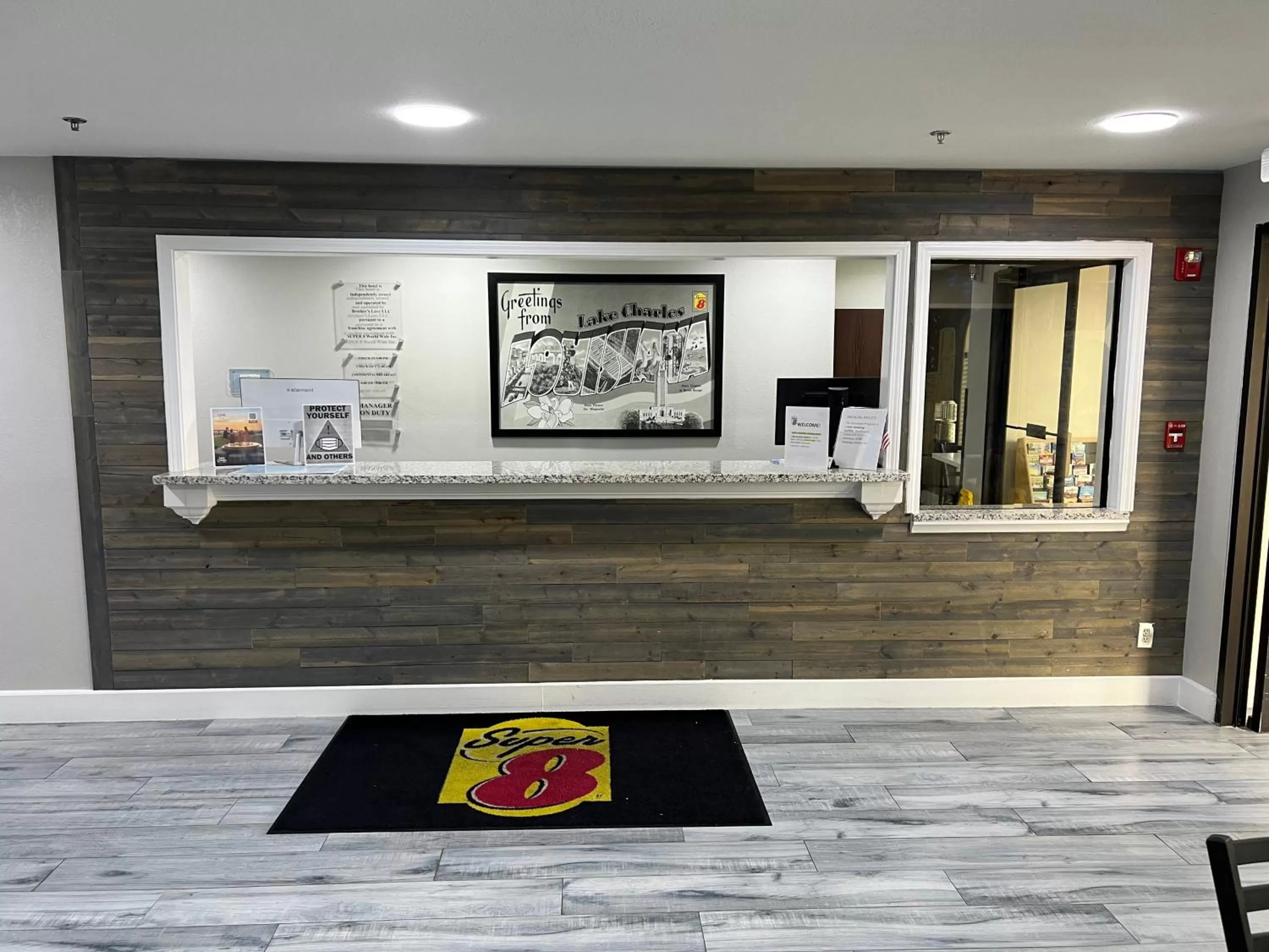 Lobby or reception in Super 8 by Wyndham Lake Charles/Sulphur