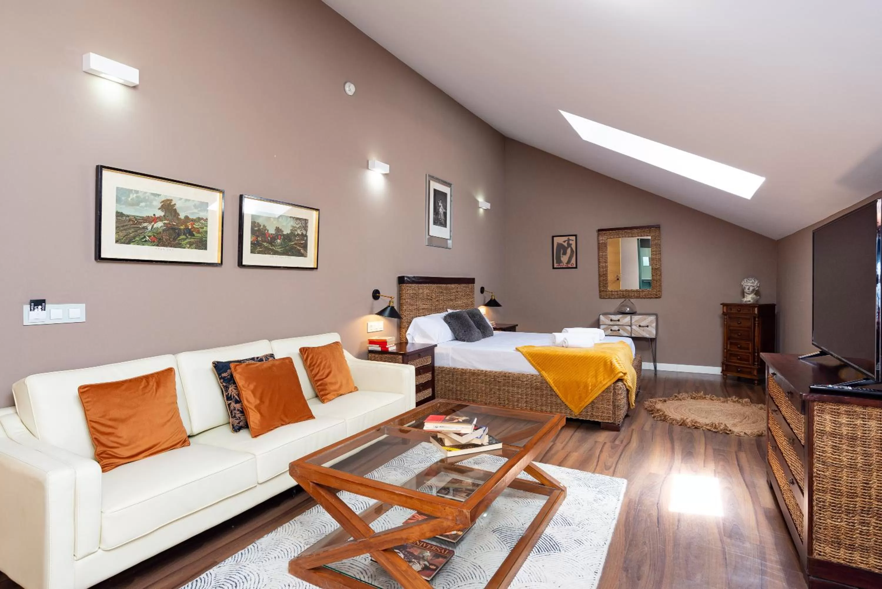 Photo of the whole room in Hotel Albaicín