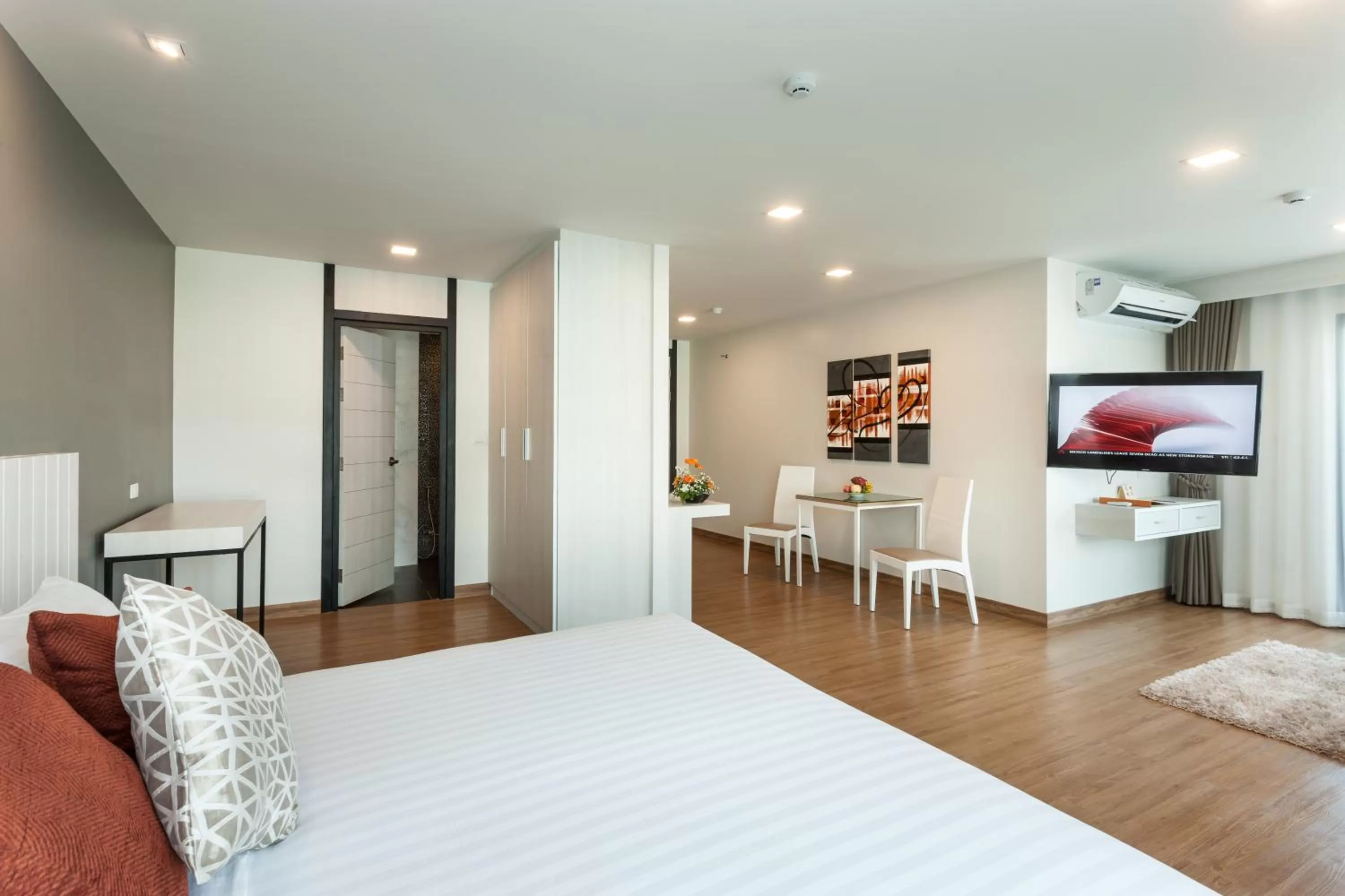 TV and multimedia, Bed in Cmor Nimman by Recall Hotels
