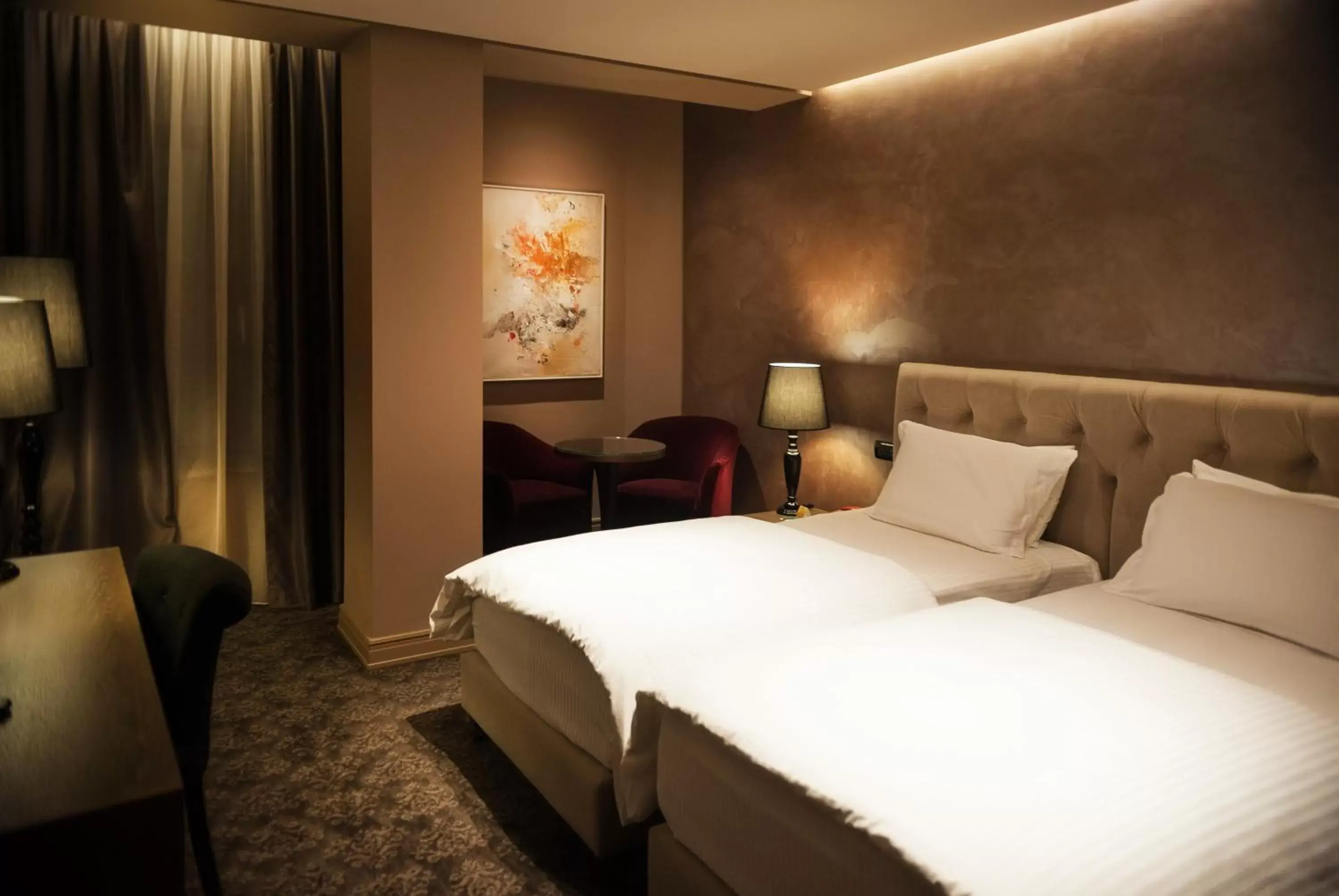 Standard Double Room in Mondial Hotel Standard Double Room in Mondial Hotel