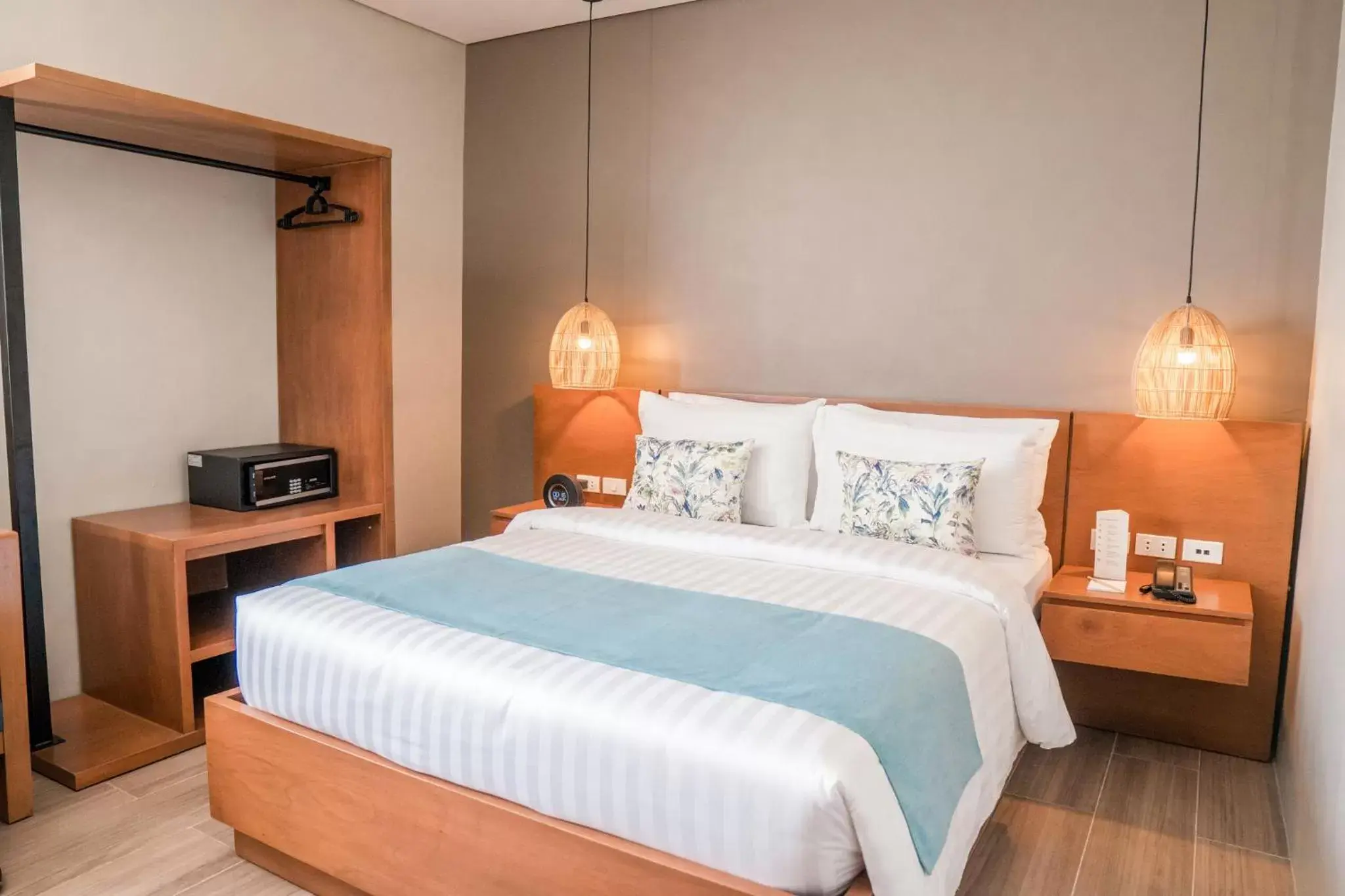 Superior Queen Room in Charlie's El Nido Managed by HII Superior Queen Room in Charlie's El Nido Managed by HII
