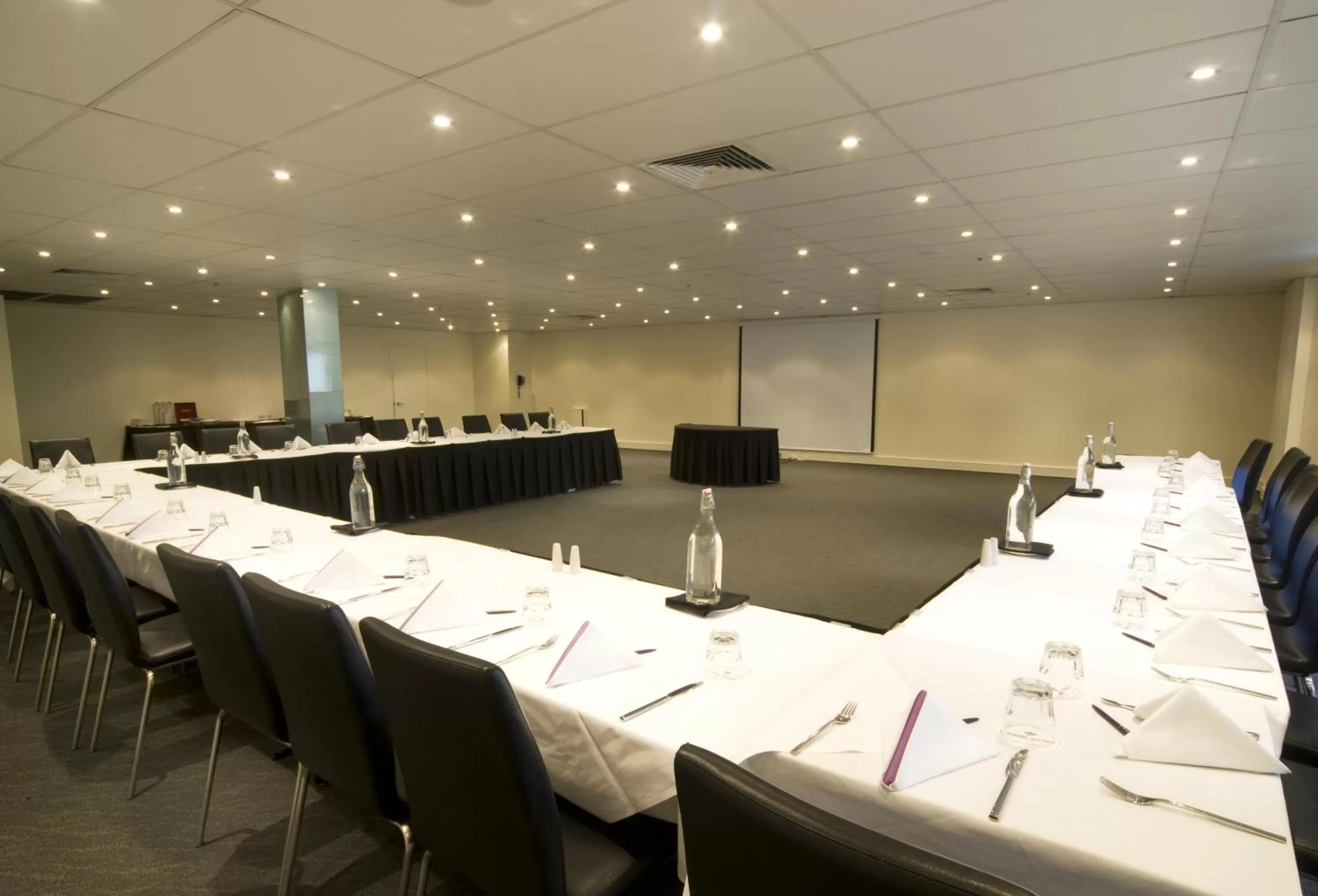 Banquet/Function facilities in Park Regis North Quay