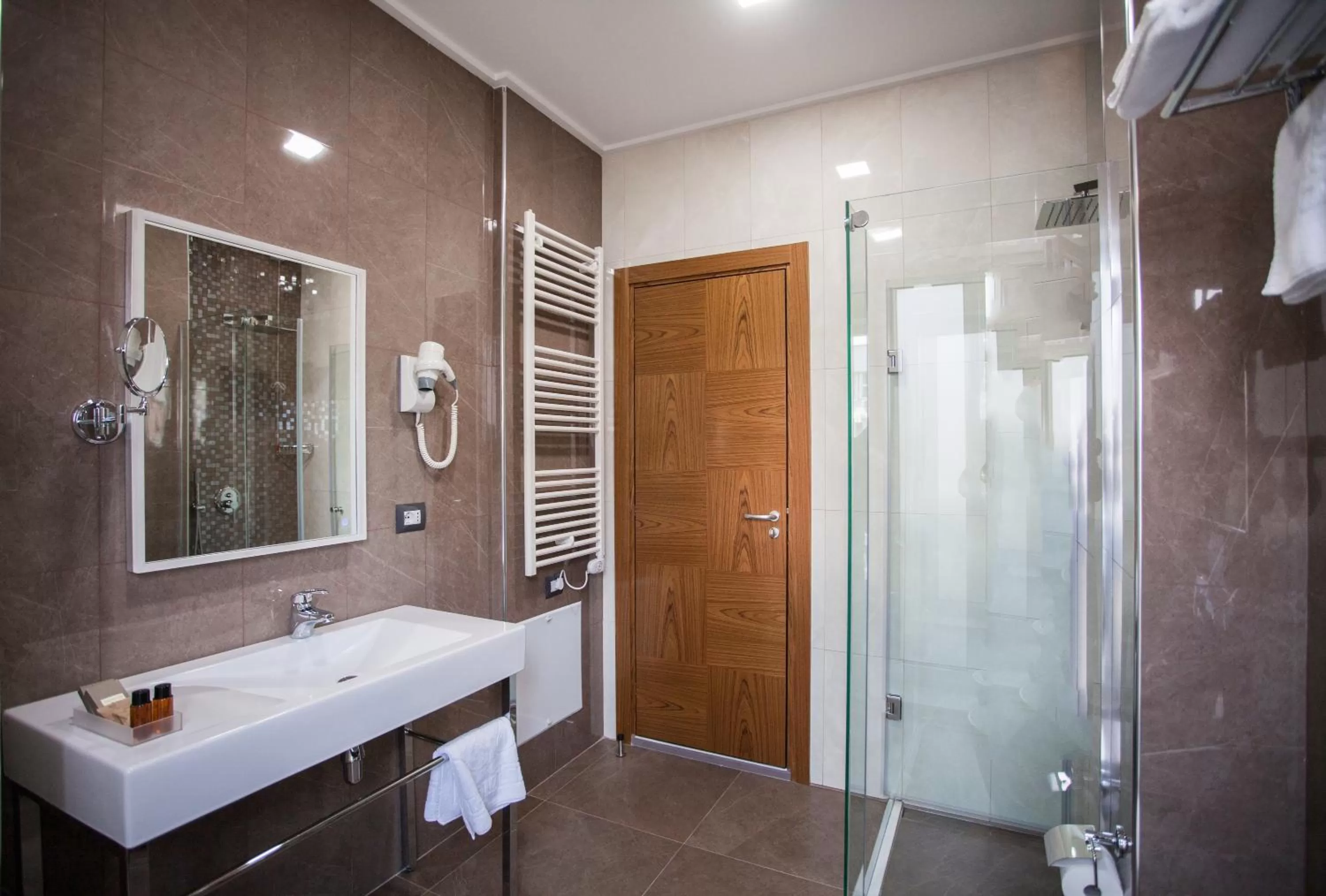 Shower in Hotel Colosseo Tirana