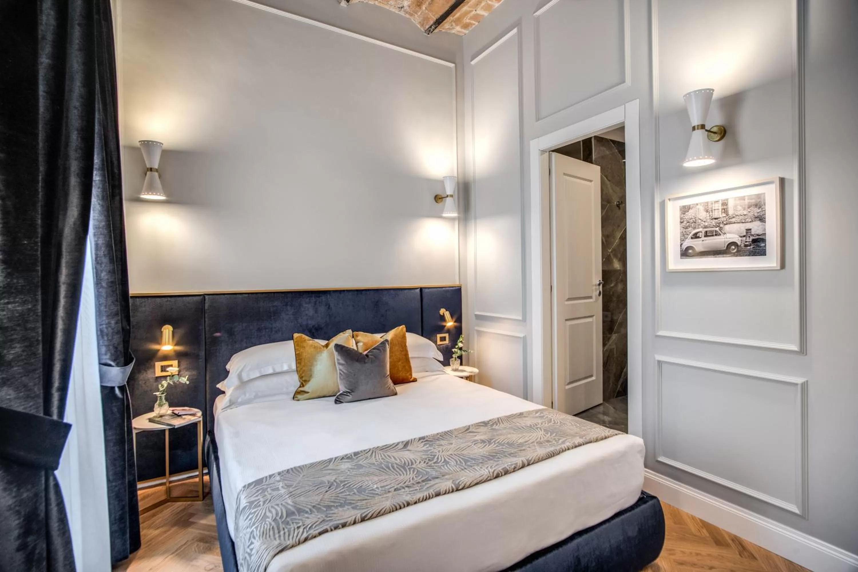 Bed in Tree Charme Augusto Boutique Hotel