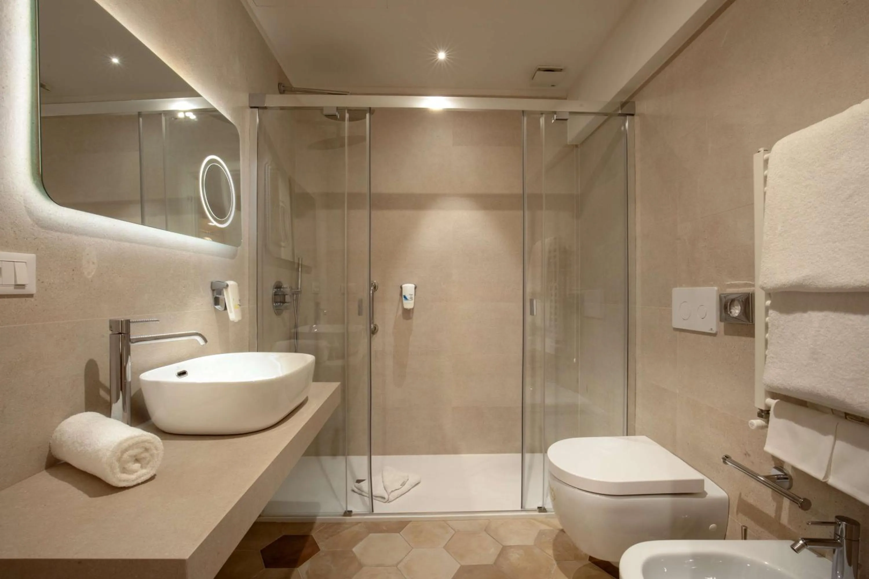 Bathroom in Cosmopolita Rome Colosseum, Tapestry Collection by Hilton