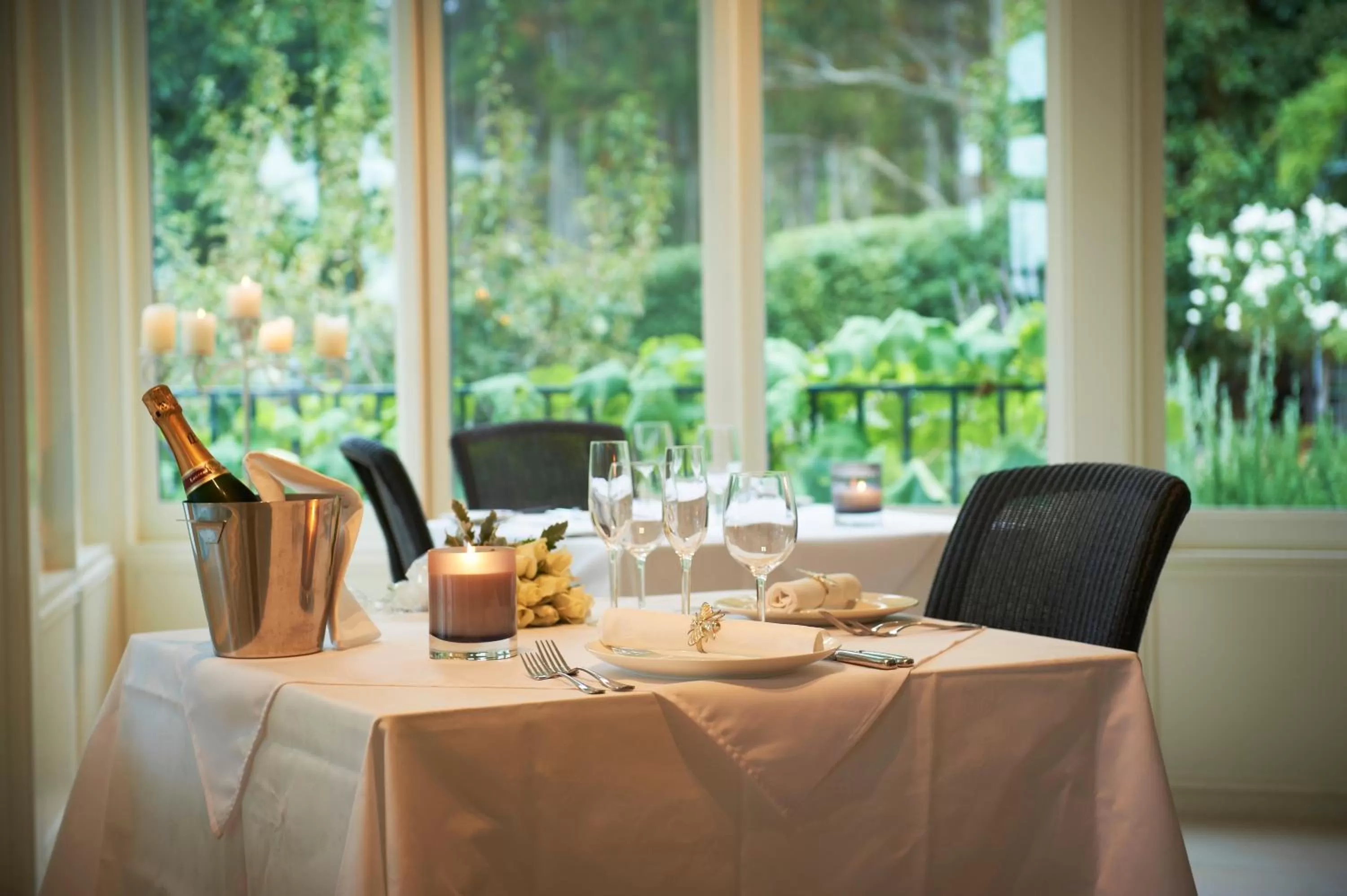 Restaurant/places to eat in Villa Howden