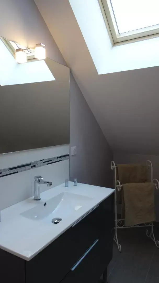 Double Room with Extra Bed in Chambres d'hotes Maison Gille Double Room with Extra Bed in Chambres d'hotes Maison Gille