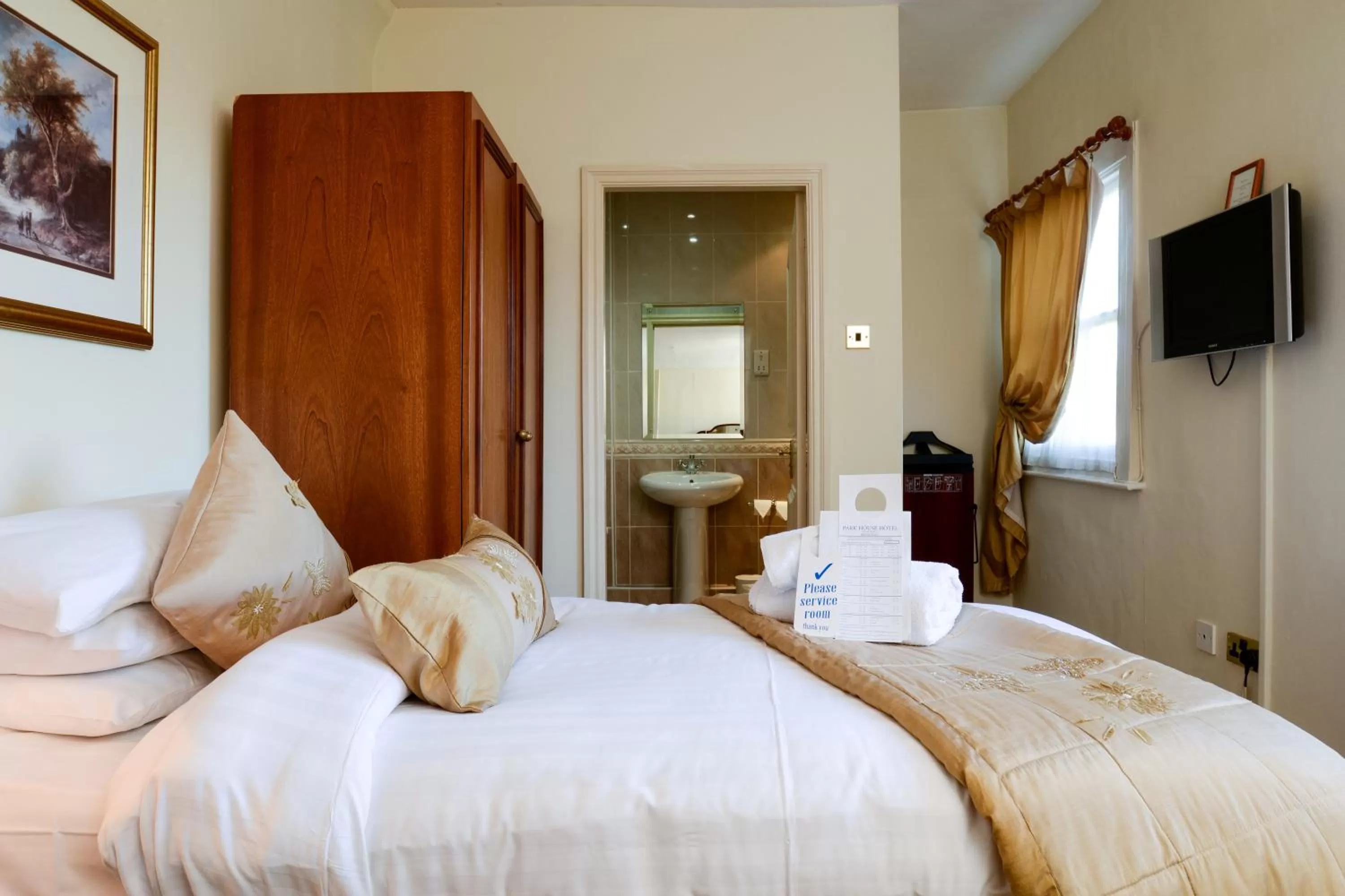 Bedroom, Bed in Park House Hotel