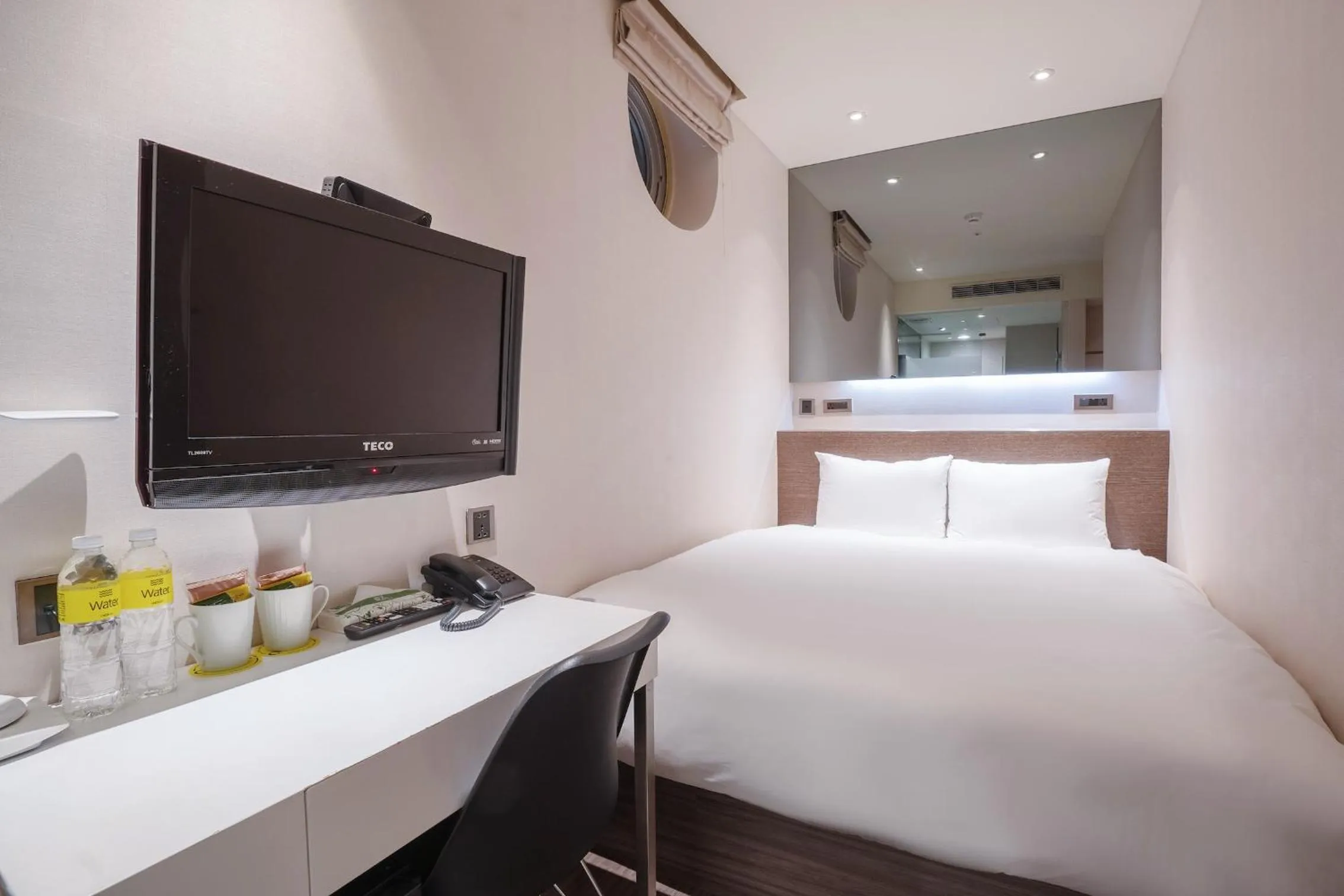 Photo of the whole room, Bed in CHECK inn Taipei Xinyi